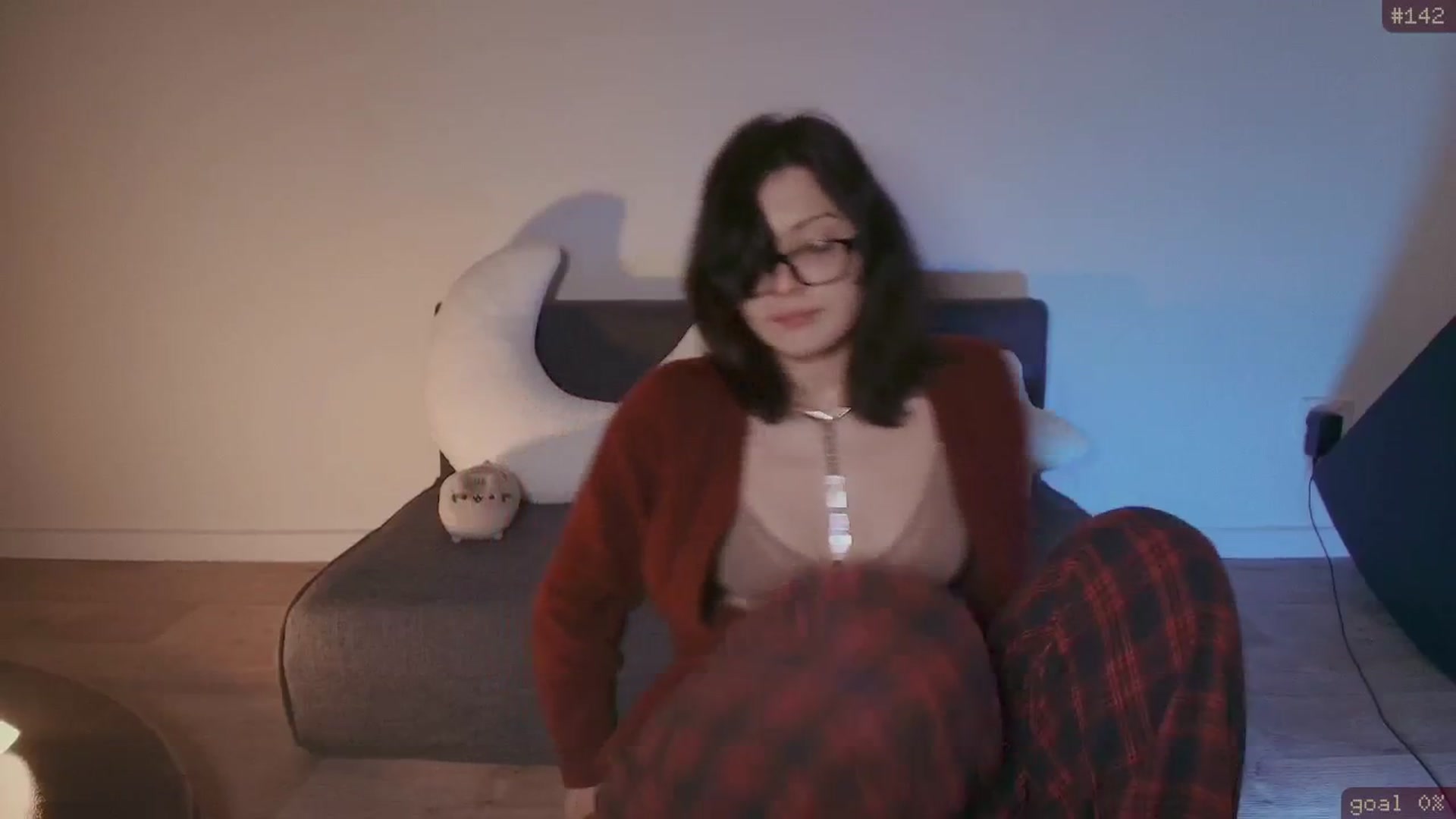 Gallery image thumbnail from RoomToAvoid's myfreecams stream on, 10/27/2025, 24:35 image 12 of 20