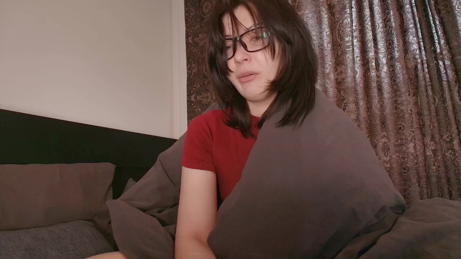 Gallery image thumbnail from RoomToAvoid's myfreecams stream on, 10/30/2025, 03:26 image 9 of 20