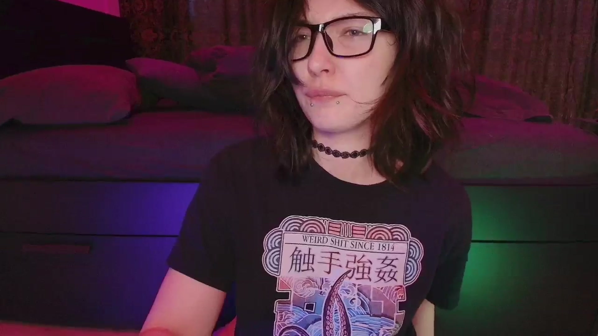 Gallery image thumbnail from RoomToAvoid's myfreecams stream on, 10/31/2025, 04:05 image 11 of 20