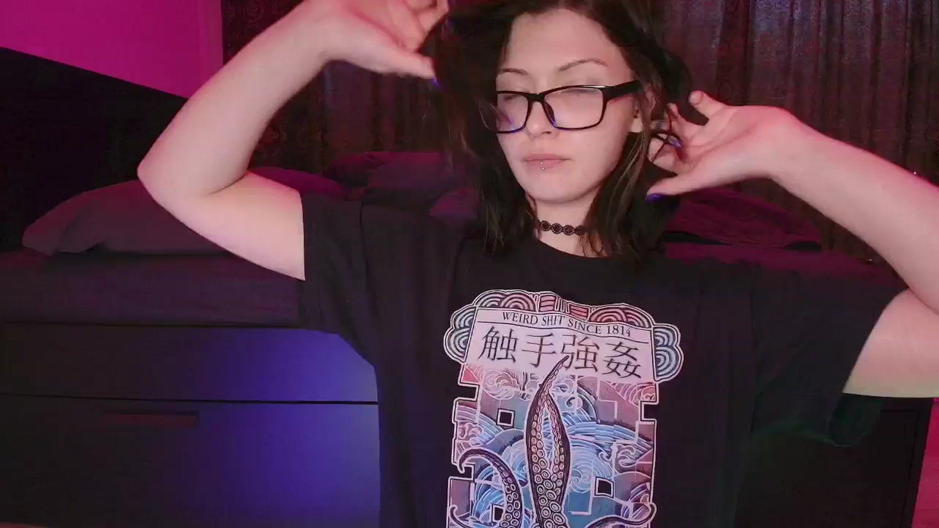 Gallery image thumbnail from RoomToAvoid's myfreecams stream on, 10/31/2025, 04:05 image 9 of 20