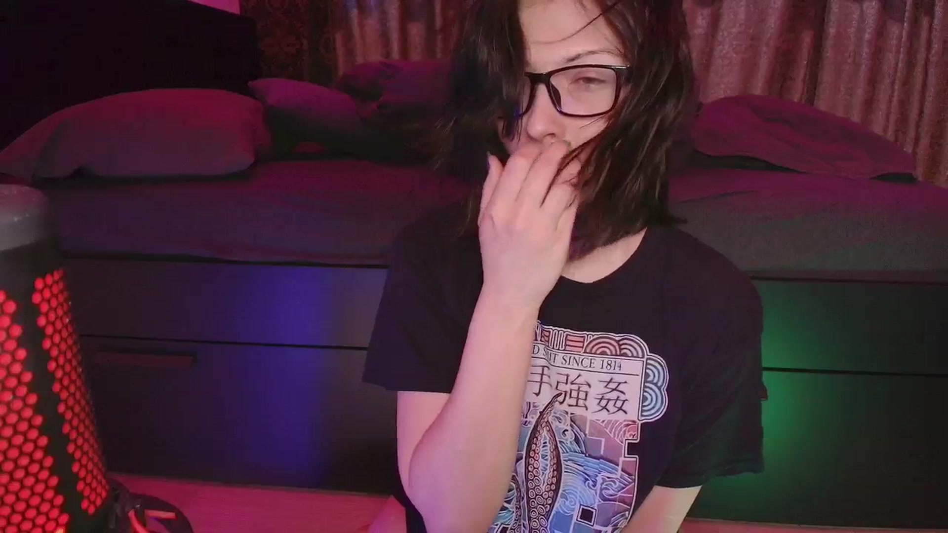 Gallery image thumbnail from RoomToAvoid's myfreecams stream on, 10/31/2025, 04:44 image 5 of 20