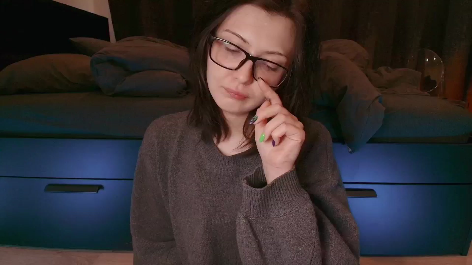 Gallery image thumbnail from RoomToAvoid's myfreecams stream on, 11/03/2025, 24:02 image 10 of 20