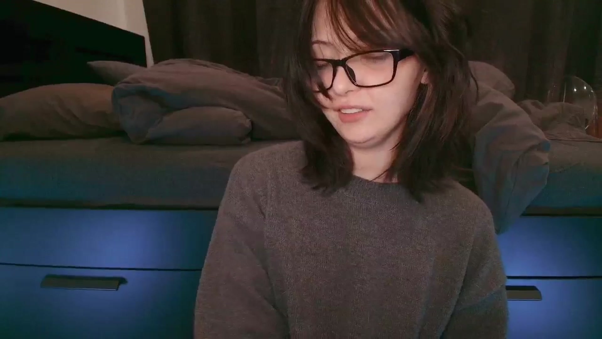 Gallery image thumbnail from RoomToAvoid's myfreecams stream on, 11/03/2025, 03:32 image 13 of 20