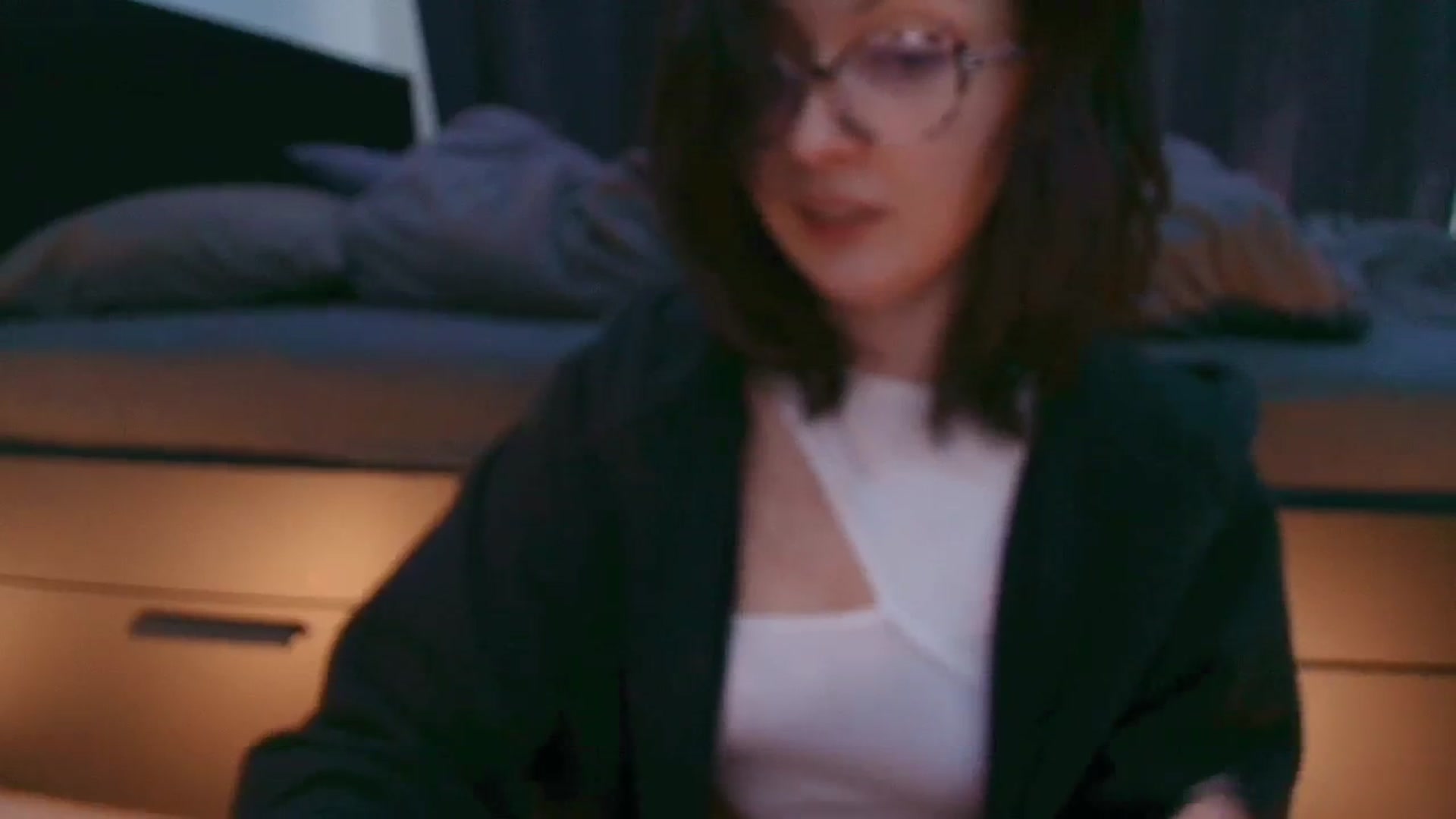 Gallery image thumbnail from RoomToAvoid's myfreecams stream on, 11/04/2025, 03:11 image 14 of 20