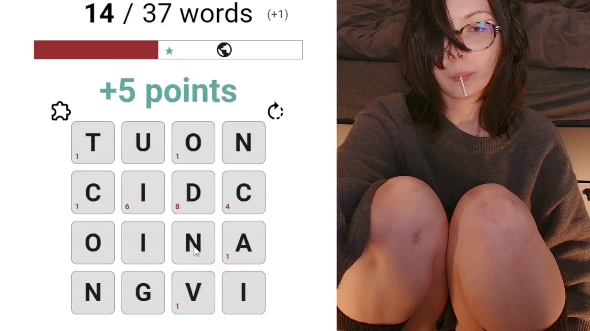 Gallery image thumbnail from RoomToAvoid's myfreecams stream on, 11/06/2025, 03:43 image 2 of 20