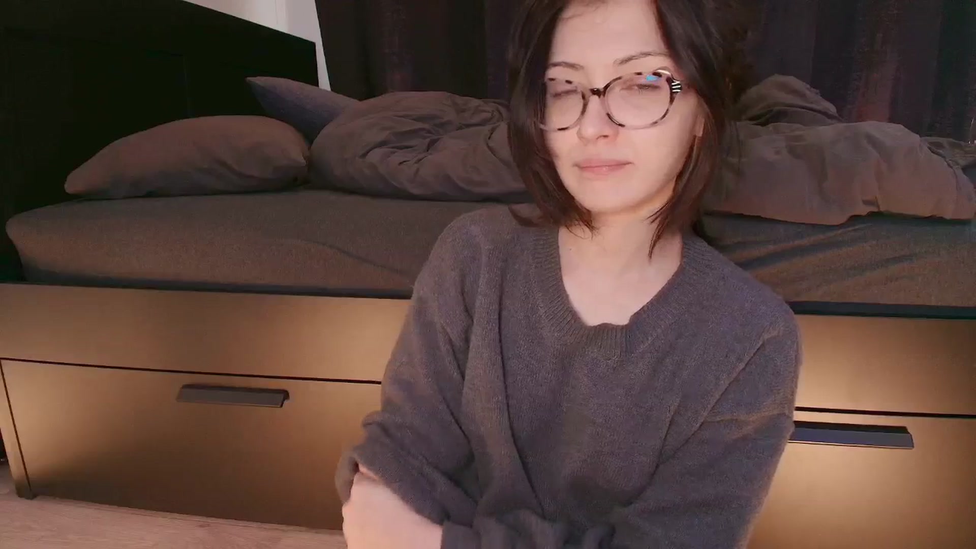 Gallery image thumbnail from RoomToAvoid's myfreecams stream on, 11/06/2025, 03:43 image 7 of 20