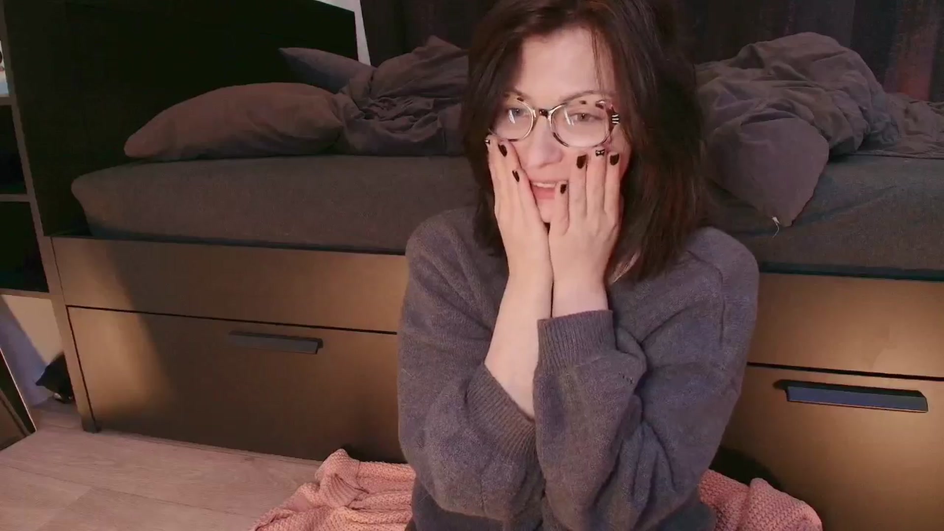 Gallery image thumbnail from RoomToAvoid's myfreecams stream on, 11/06/2025, 03:43 image 18 of 20