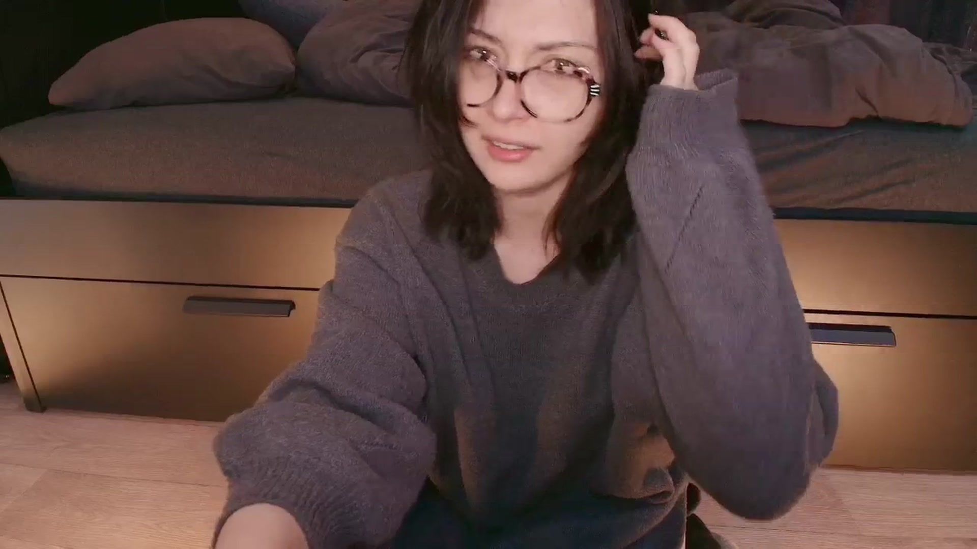 Gallery image thumbnail from RoomToAvoid's myfreecams stream on, 11/06/2025, 03:43 image 4 of 20