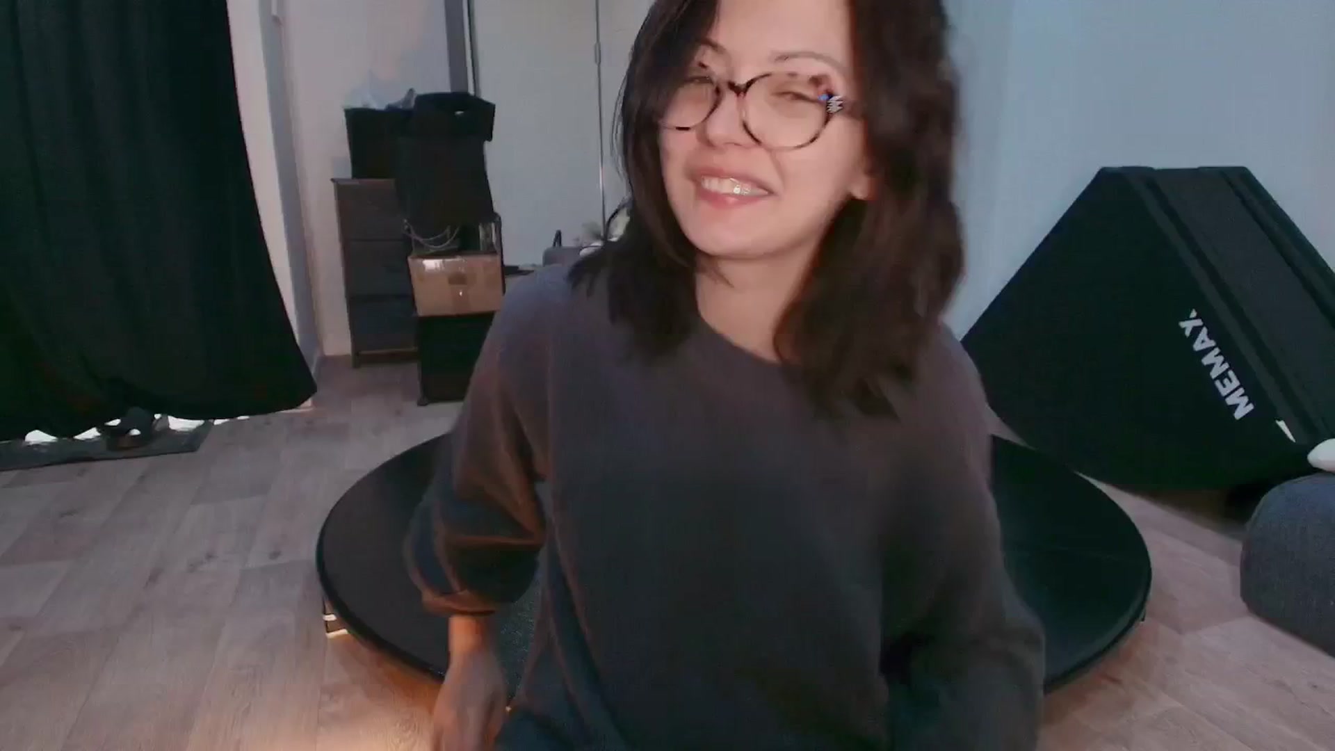 Gallery image thumbnail from RoomToAvoid's myfreecams stream on, 11/06/2025, 05:05 image 10 of 20