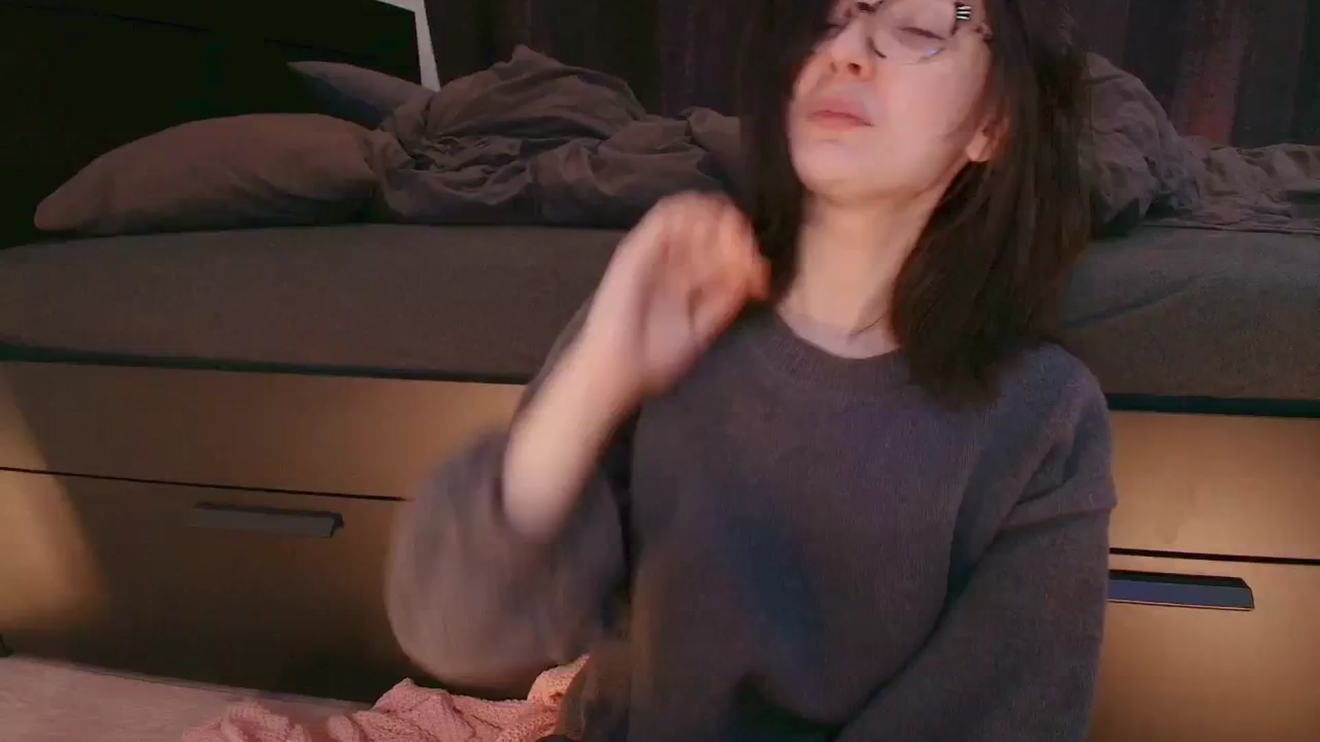 Gallery image thumbnail from RoomToAvoid's myfreecams stream on, 11/06/2025, 05:05 image 3 of 20
