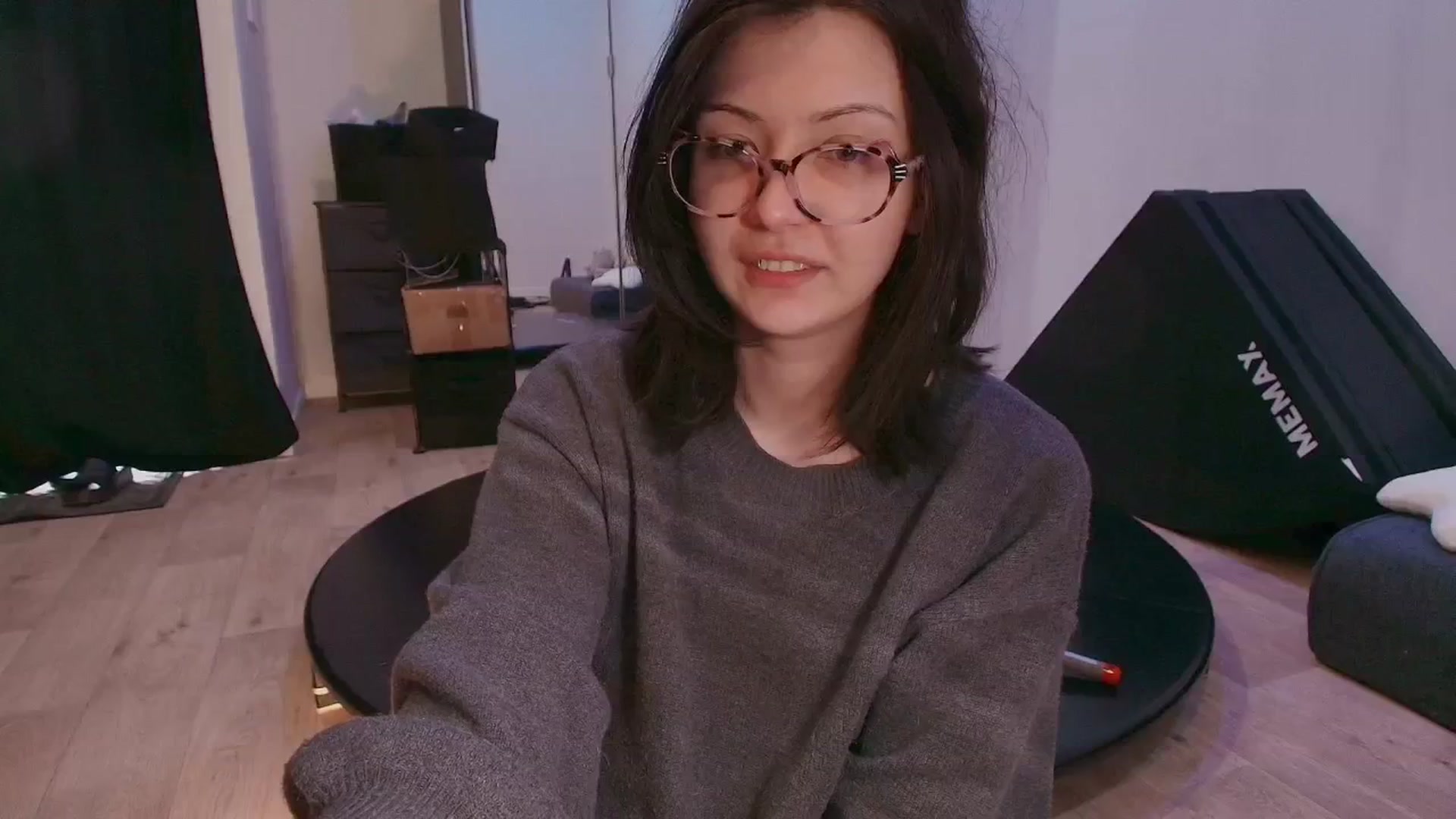 Gallery image thumbnail from RoomToAvoid's myfreecams stream on, 11/06/2025, 05:05 image 5 of 20