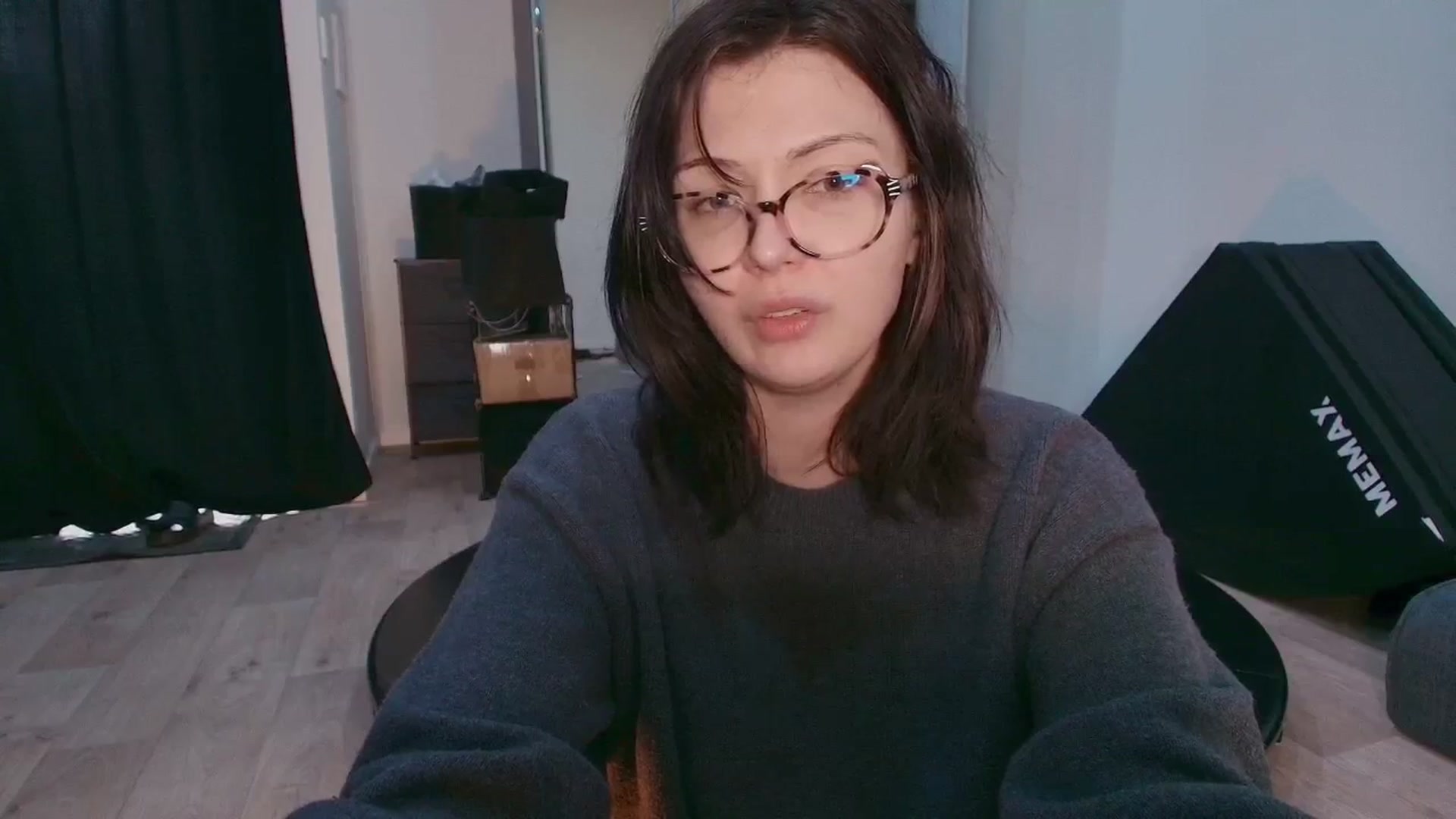 Gallery image thumbnail from RoomToAvoid's myfreecams stream on, 11/06/2025, 05:05 image 17 of 20