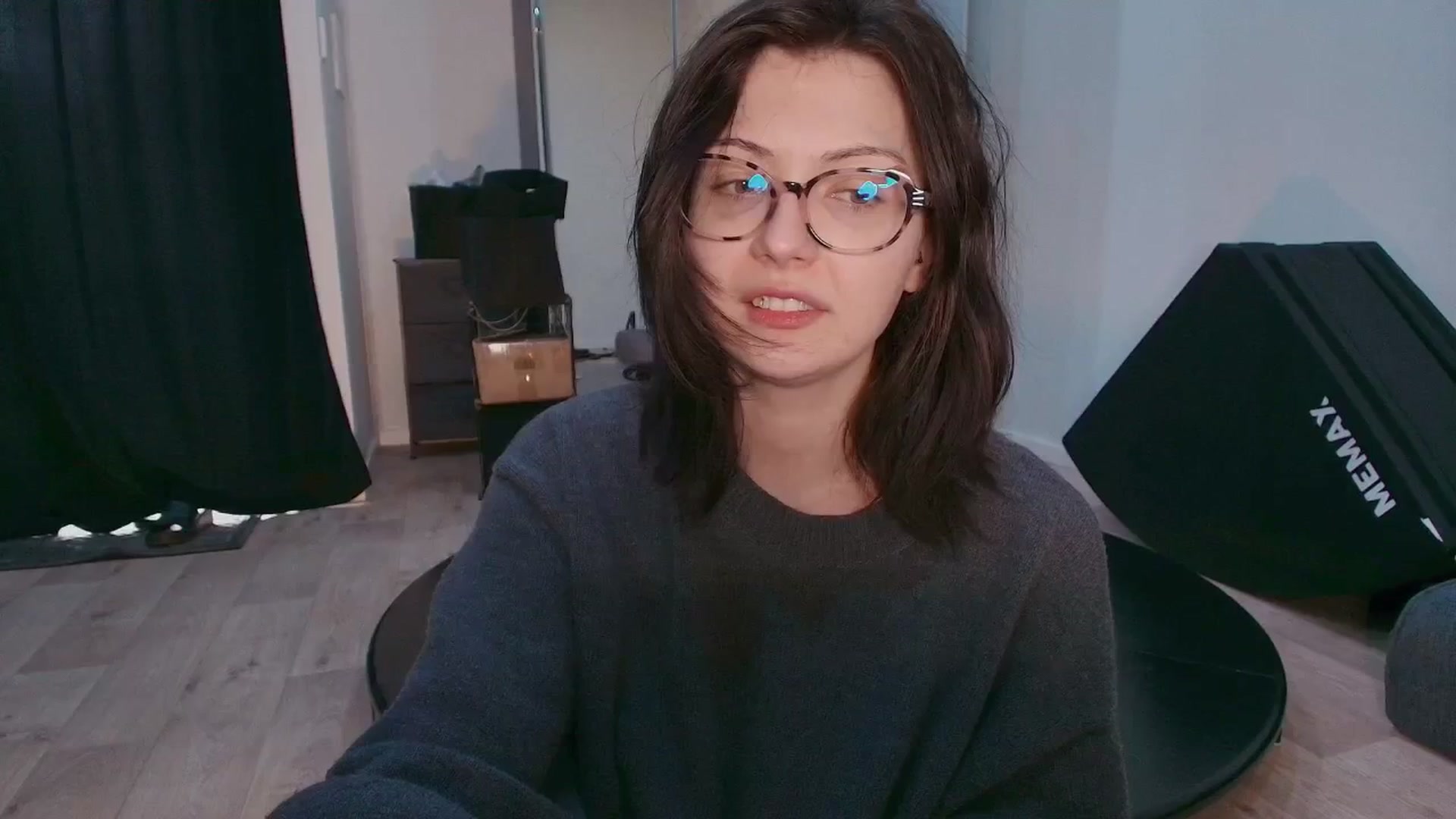 Gallery image thumbnail from RoomToAvoid's myfreecams stream on, 11/06/2025, 05:05 image 18 of 20