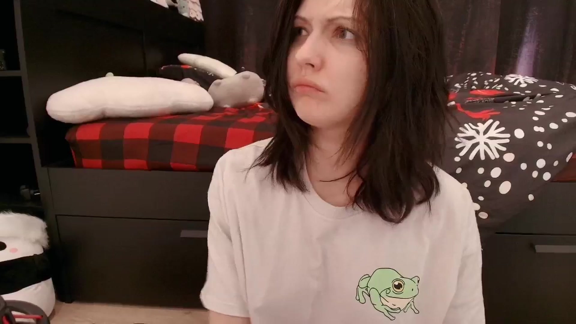 Gallery image thumbnail from RoomToAvoid's myfreecams stream on, 12/17/2025, 05:49 image 19 of 20