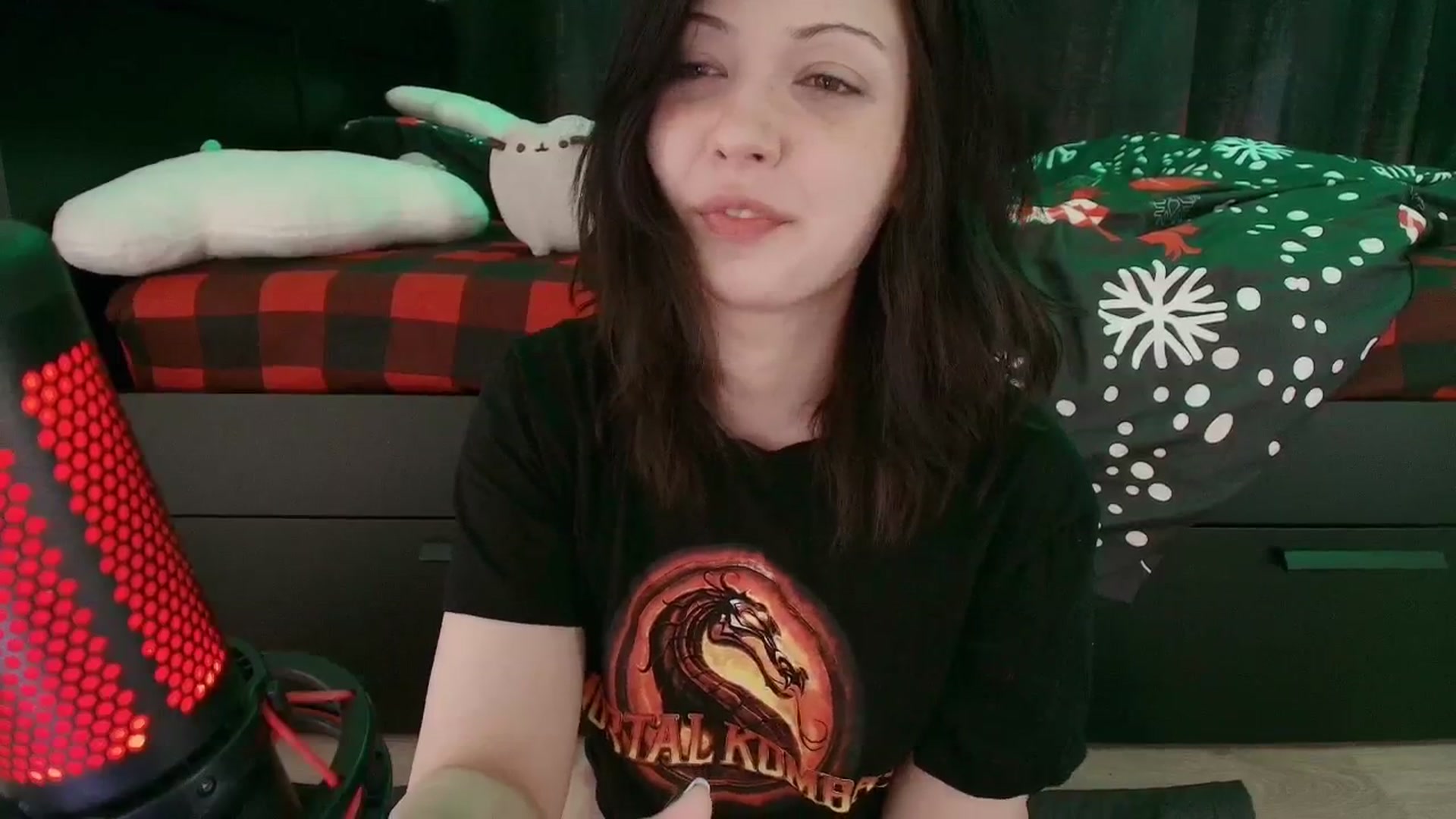 Gallery image thumbnail from RoomToAvoid's myfreecams stream on, 12/18/2025, 24:01 image 16 of 20
