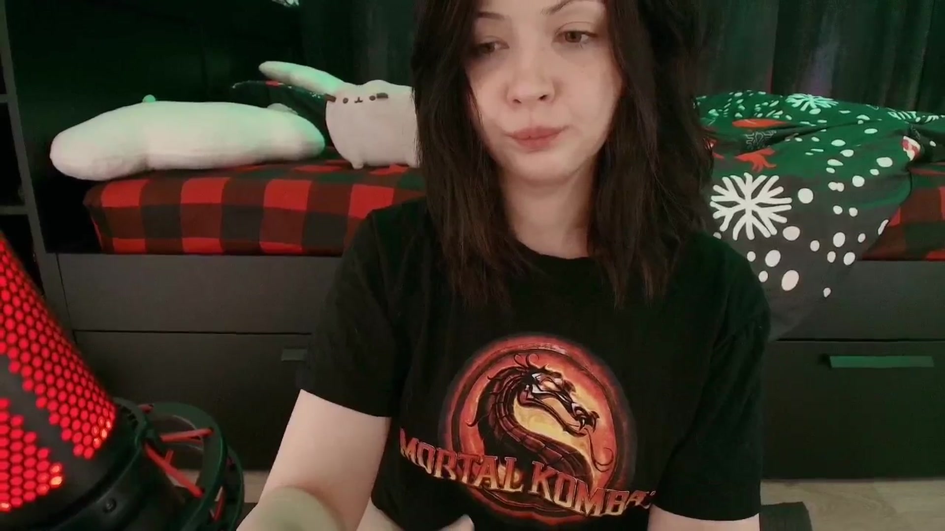 Gallery image thumbnail from RoomToAvoid's myfreecams stream on, 12/18/2025, 24:01 image 6 of 20