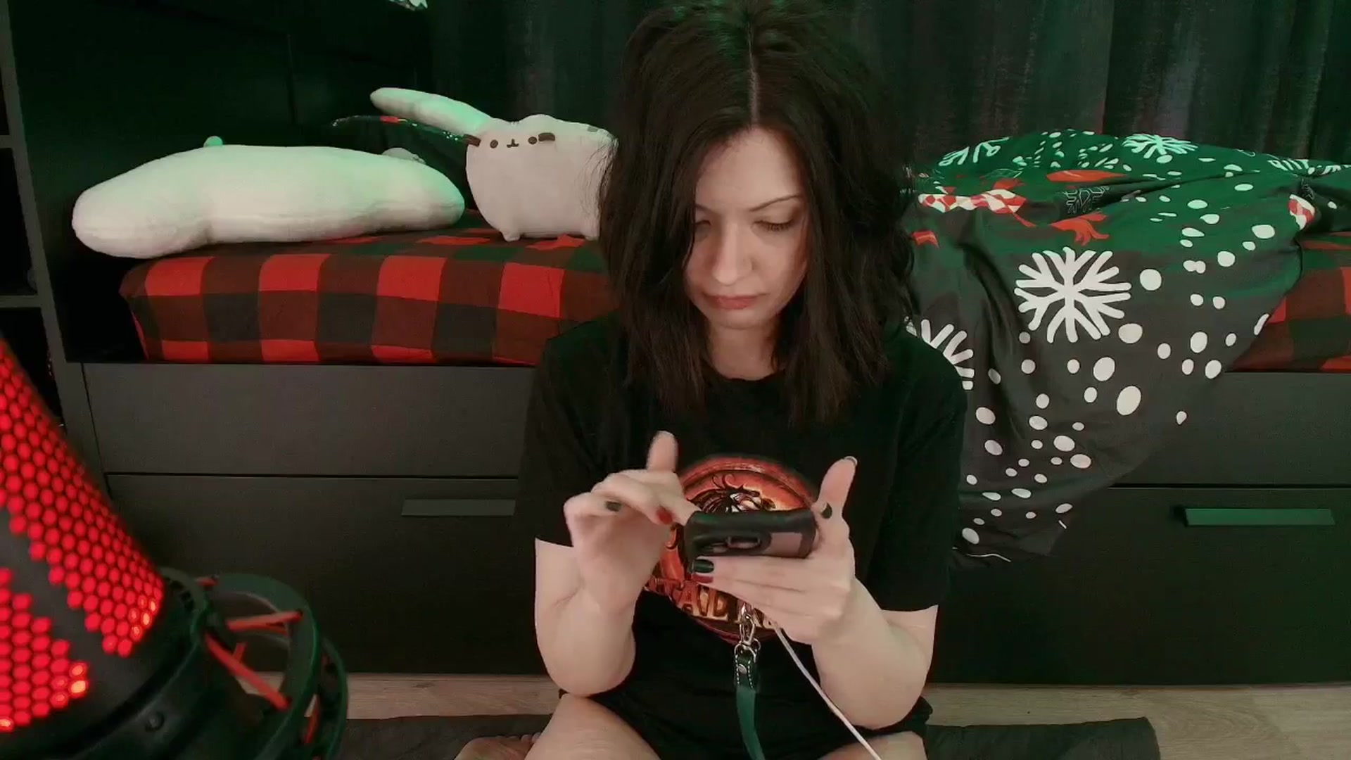 Gallery image thumbnail from RoomToAvoid's myfreecams stream on, 12/18/2025, 24:01 image 4 of 20