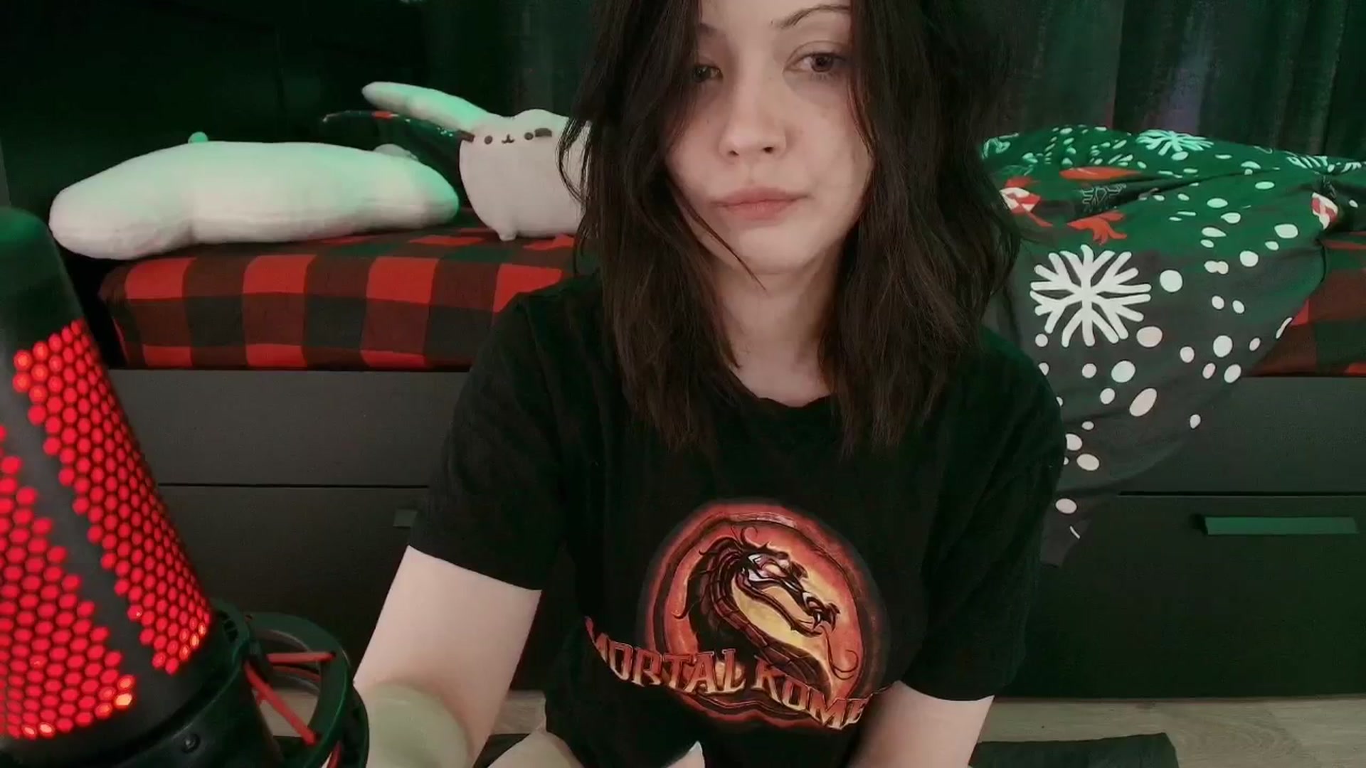 Gallery image thumbnail from RoomToAvoid's myfreecams stream on, 12/18/2025, 24:01 image 11 of 20