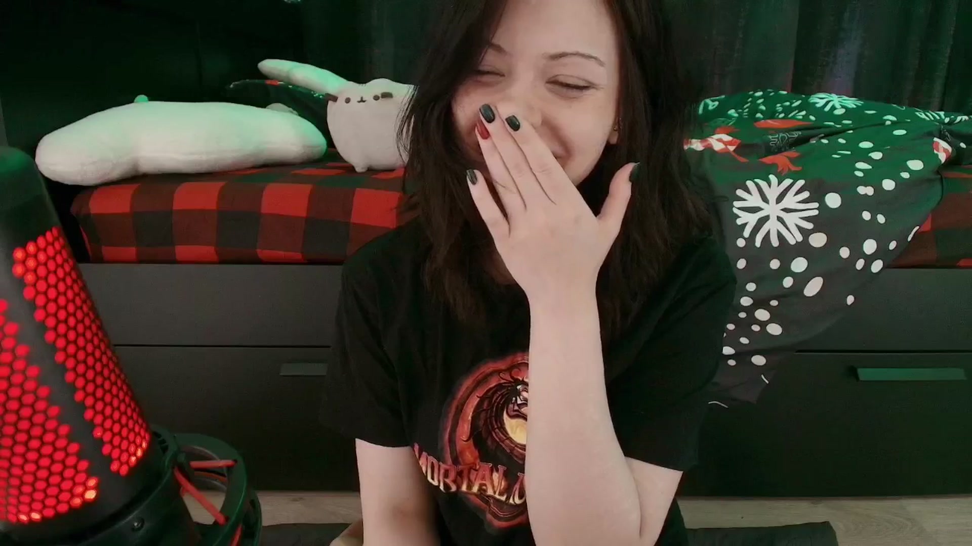 Gallery image thumbnail from RoomToAvoid's myfreecams stream on, 12/18/2025, 24:01 image 14 of 20