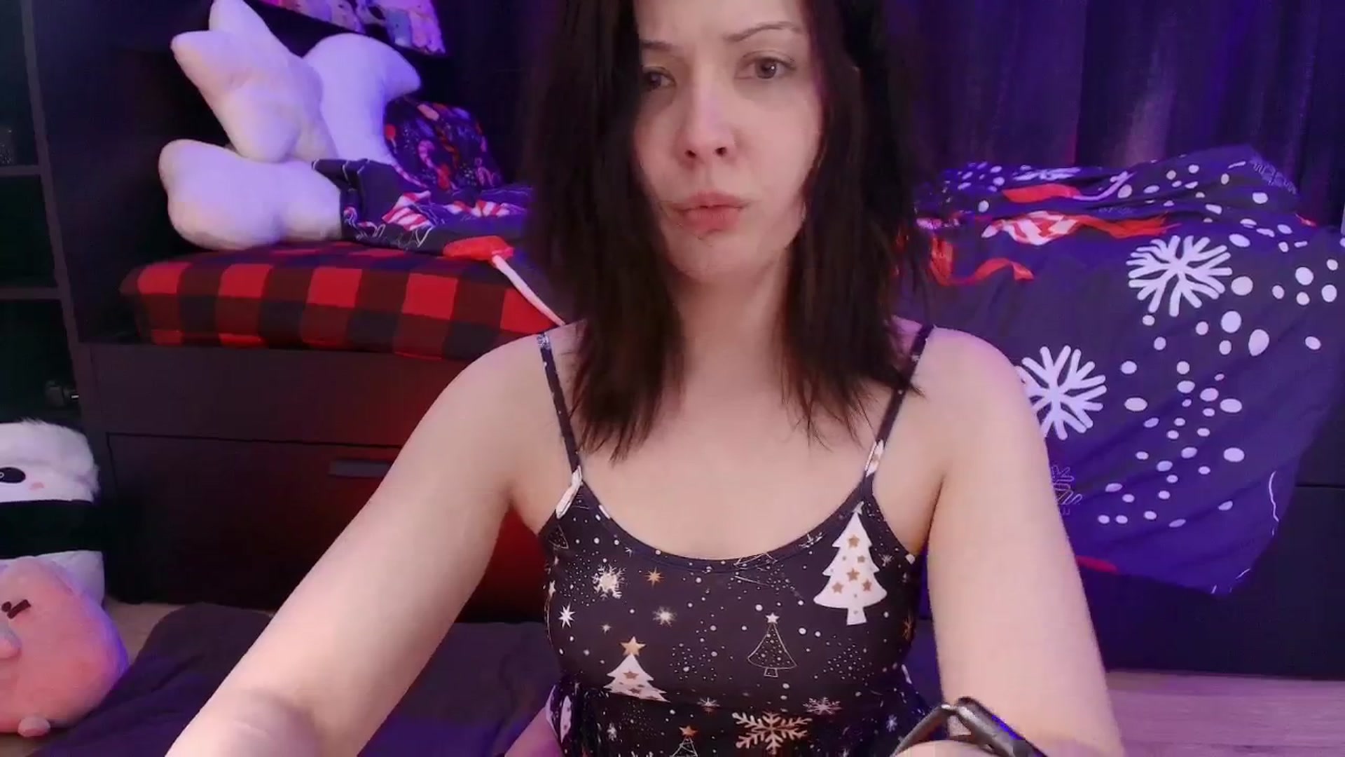 Gallery image thumbnail from RoomToAvoid's myfreecams stream on, 12/23/2025, 04:06 image 18 of 20