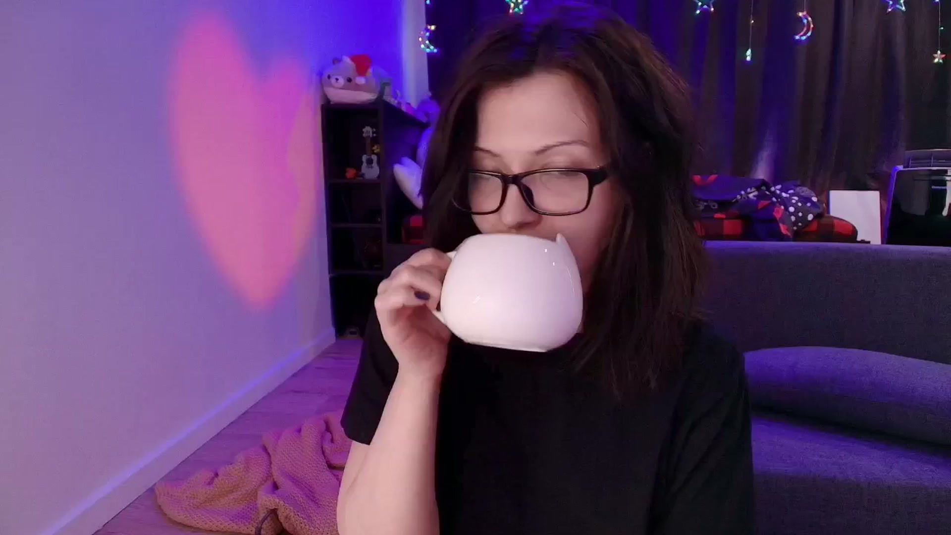 Gallery image thumbnail from RoomToAvoid's myfreecams stream on, 12/24/2025, 06:27 image 20 of 20