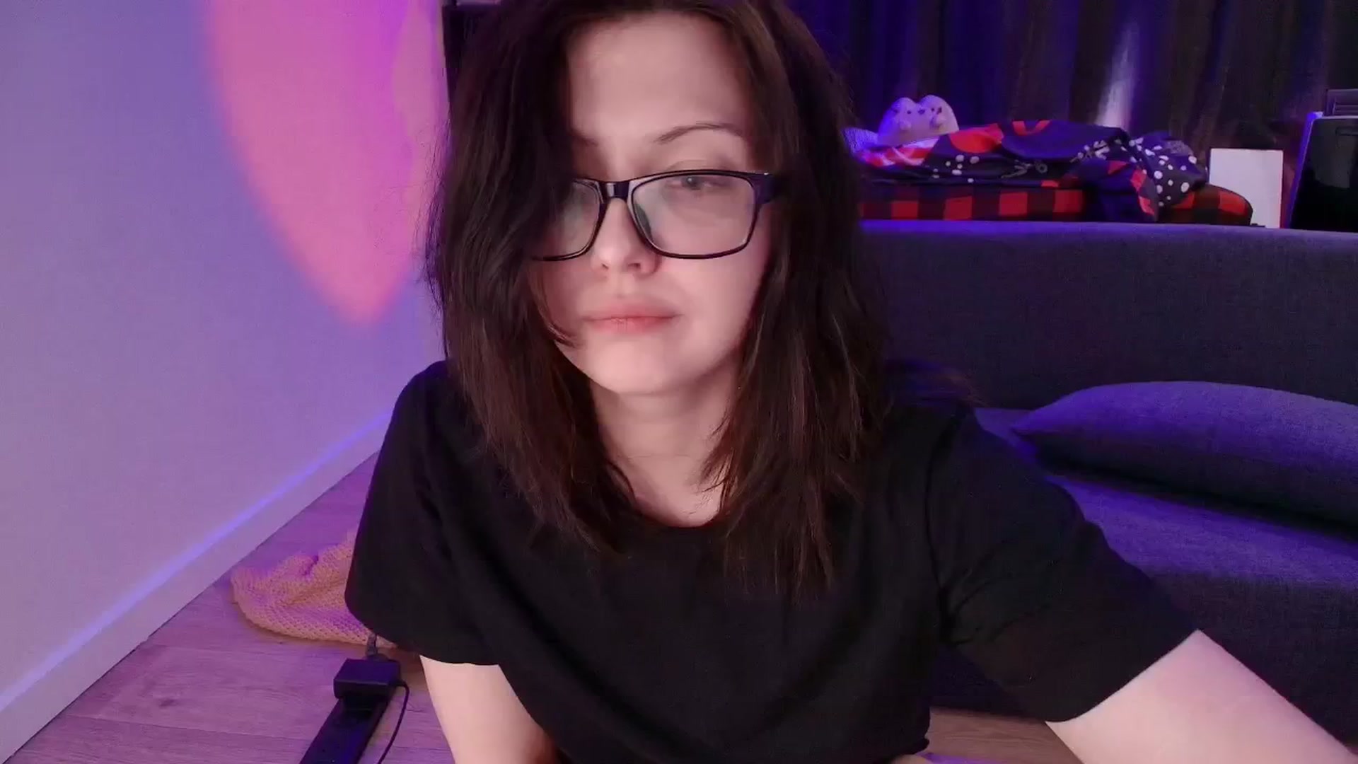 Gallery image thumbnail from RoomToAvoid's myfreecams stream on, 12/24/2025, 06:27 image 17 of 20