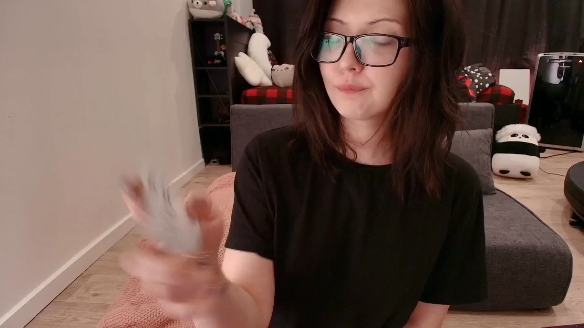 Gallery image thumbnail from RoomToAvoid's myfreecams stream on, 12/24/2025, 06:27 image 1 of 20