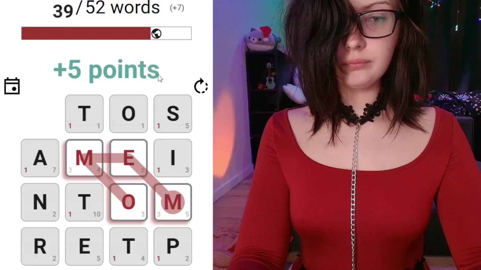 Gallery image thumbnail from RoomToAvoid's myfreecams stream on, 12/25/2025, 04:26 image 5 of 20
