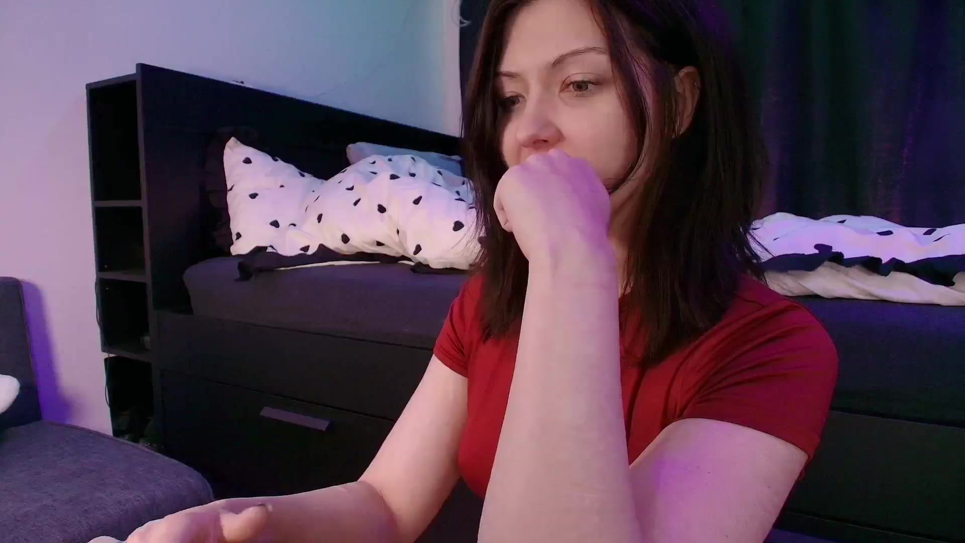 Gallery image thumbnail from RoomToAvoid's myfreecams stream on, 01/26/2026, 01:08 image 16 of 20