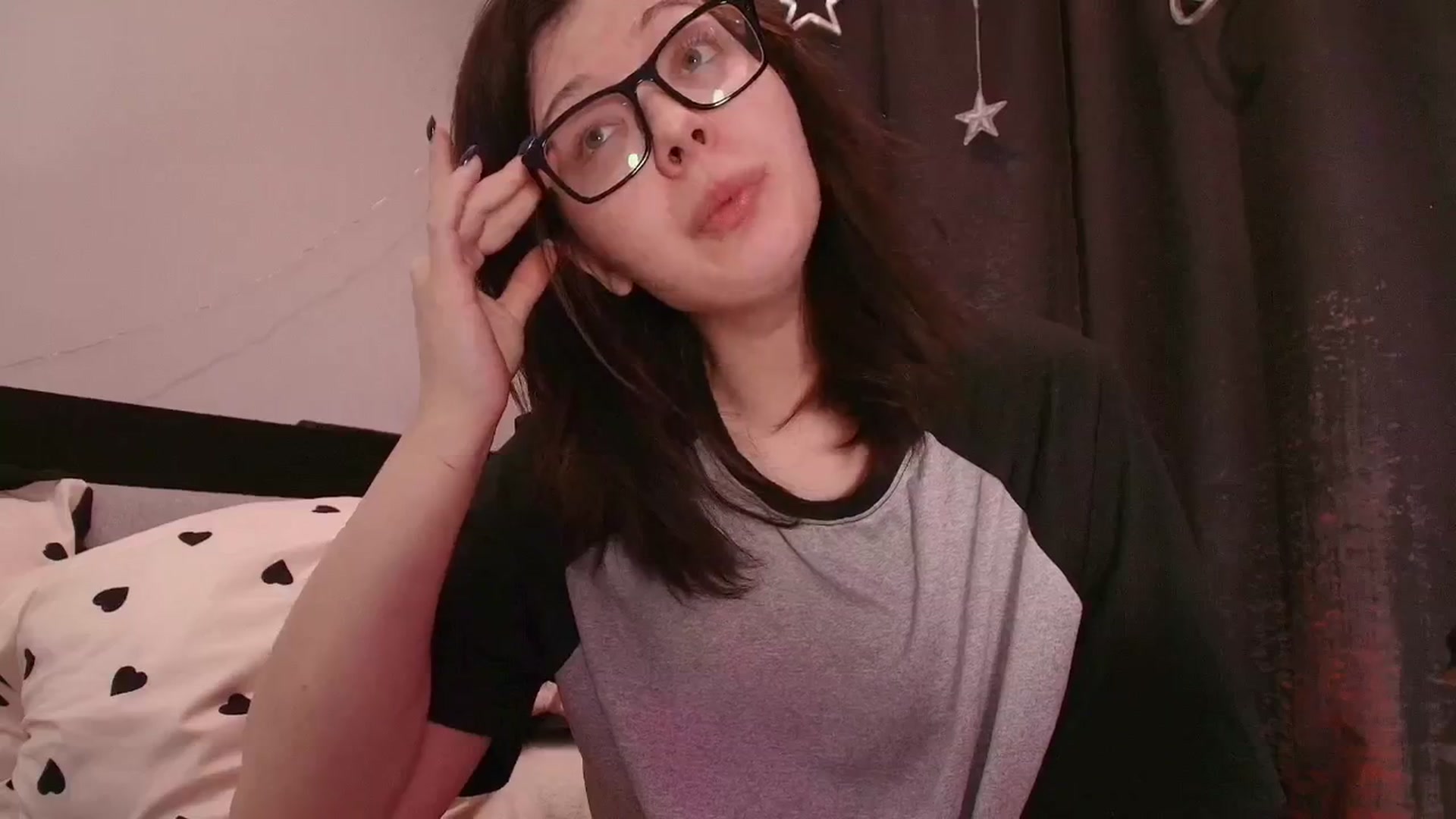 Gallery image thumbnail from RoomToAvoid's myfreecams stream on, 01/26/2026, 23:25 image 8 of 20