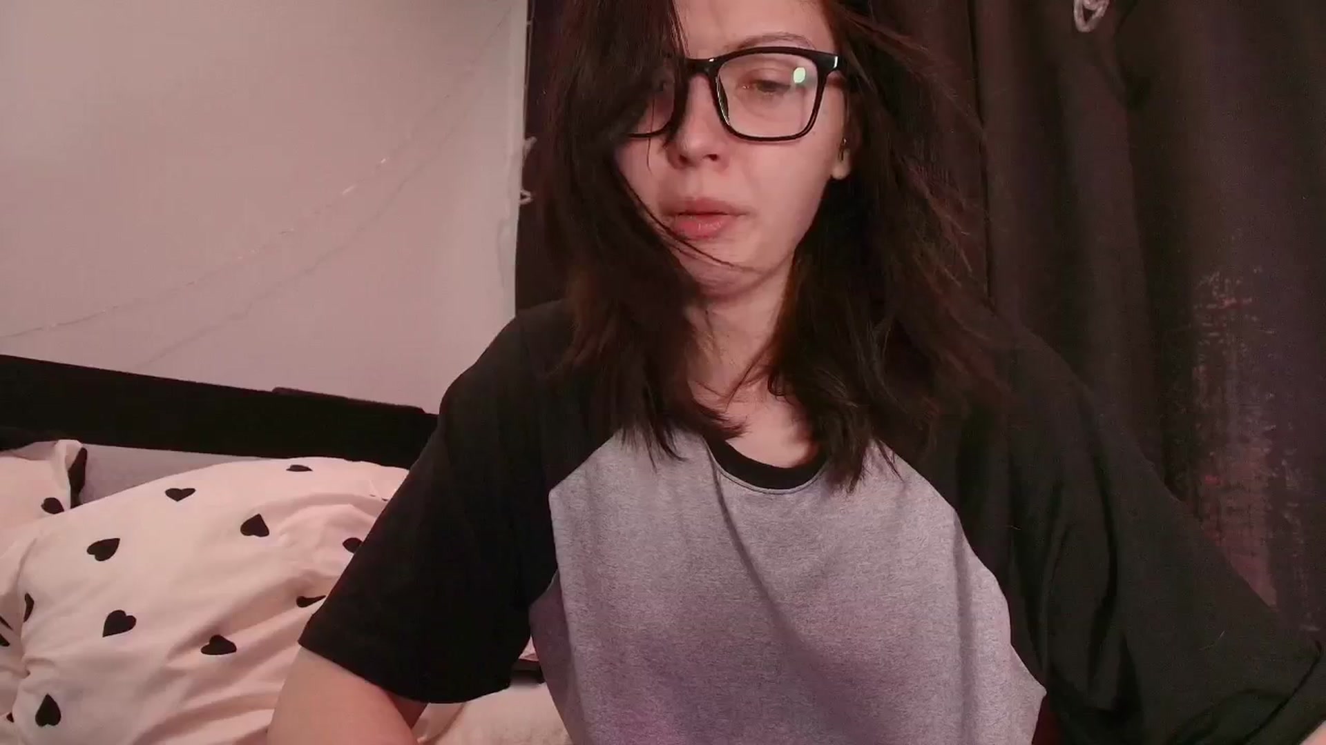 Gallery image thumbnail from RoomToAvoid's myfreecams stream on, 01/26/2026, 23:25 image 5 of 20