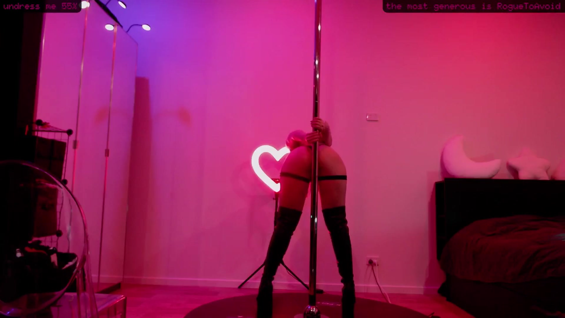 Gallery image thumbnail from RoomToAvoid's myfreecams stream on, 02/18/2026, 04:06 image 17 of 20