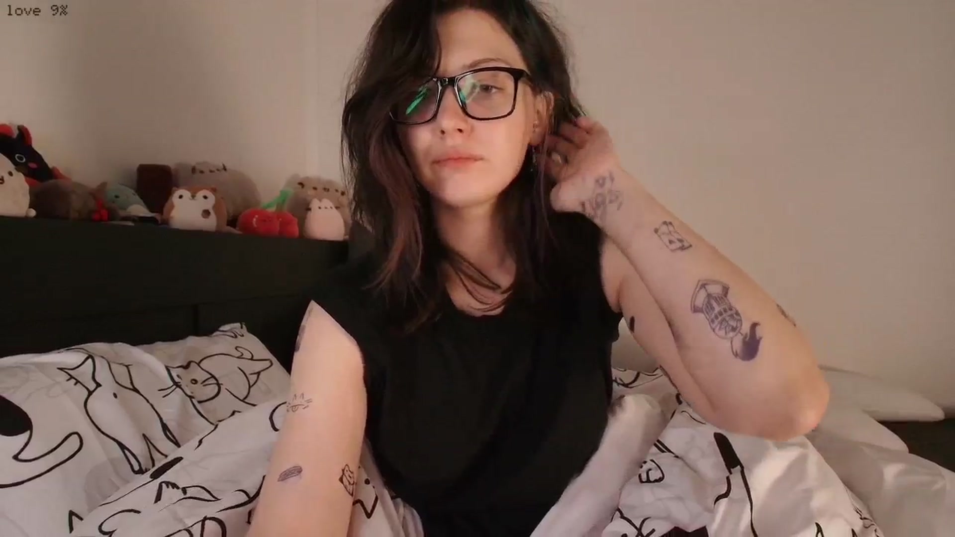 Gallery image thumbnail from RoomToAvoid's myfreecams stream on, 03/13/2026, 04:59 image 2 of 20