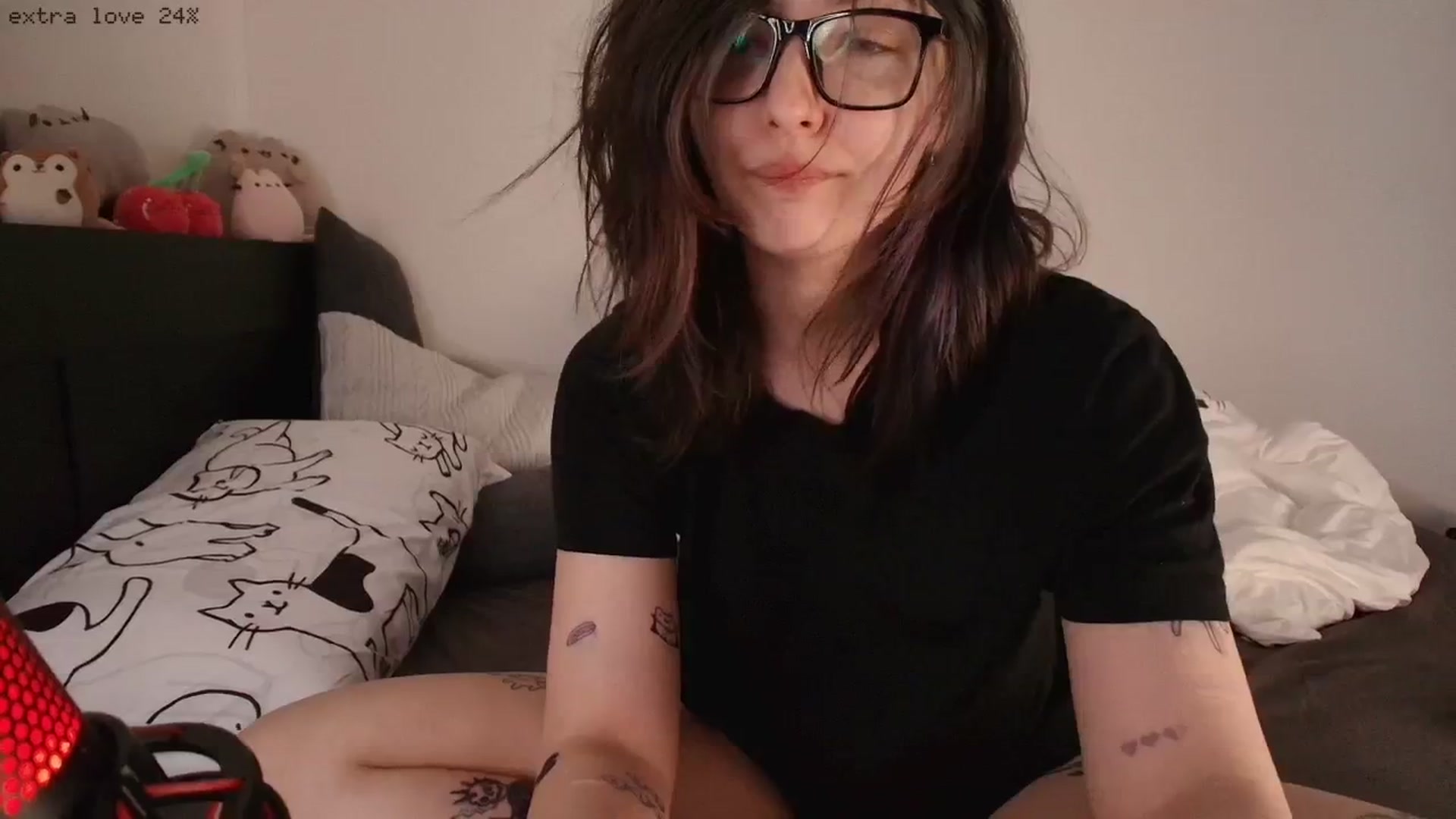 Gallery image thumbnail from RoomToAvoid's myfreecams stream on, 03/13/2026, 04:59 image 12 of 20