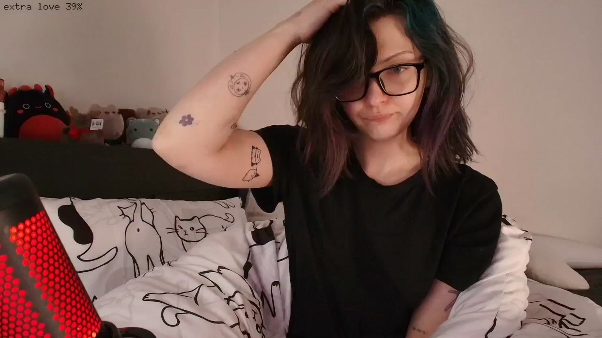 Gallery image thumbnail from RoomToAvoid's myfreecams stream on, 03/13/2026, 05:58 image 17 of 20