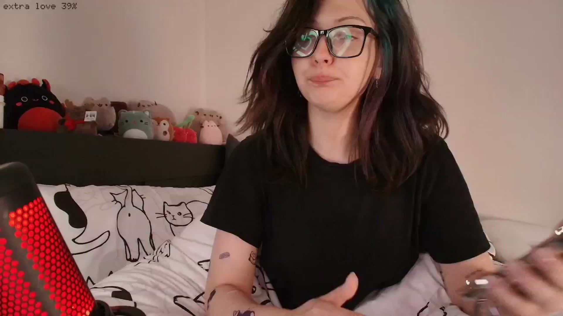 Gallery image thumbnail from RoomToAvoid's myfreecams stream on, 03/13/2026, 05:58 image 18 of 20