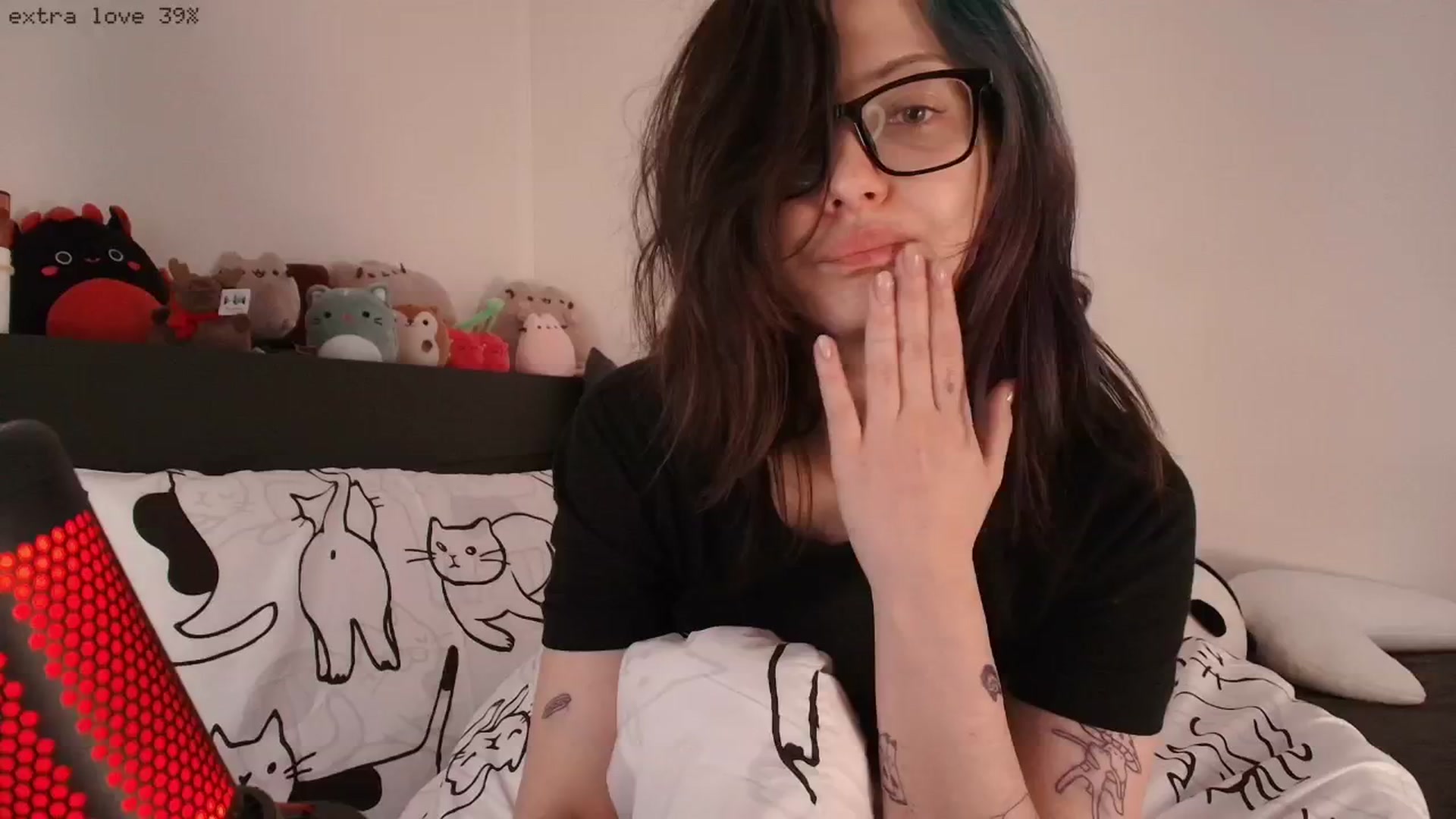 Gallery image thumbnail from RoomToAvoid's myfreecams stream on, 03/13/2026, 05:58 image 7 of 20