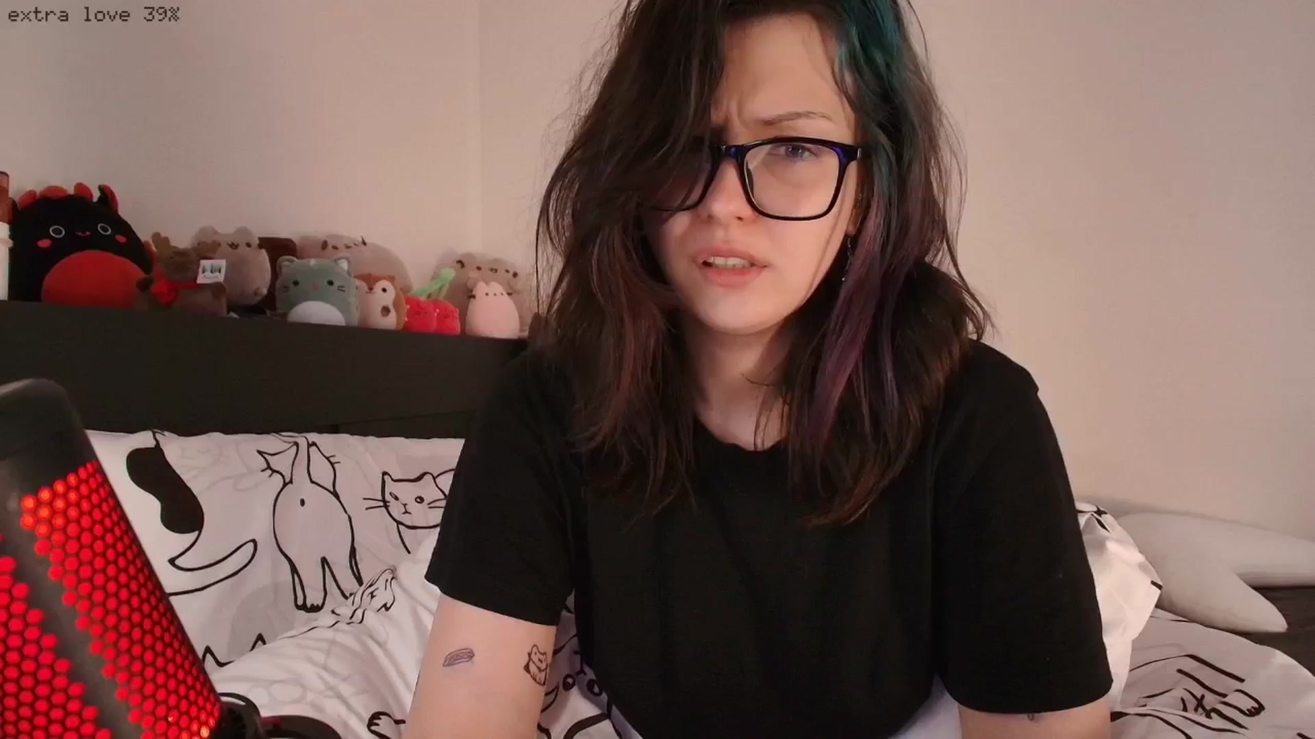 Gallery image thumbnail from RoomToAvoid's myfreecams stream on, 03/13/2026, 05:58 image 19 of 20