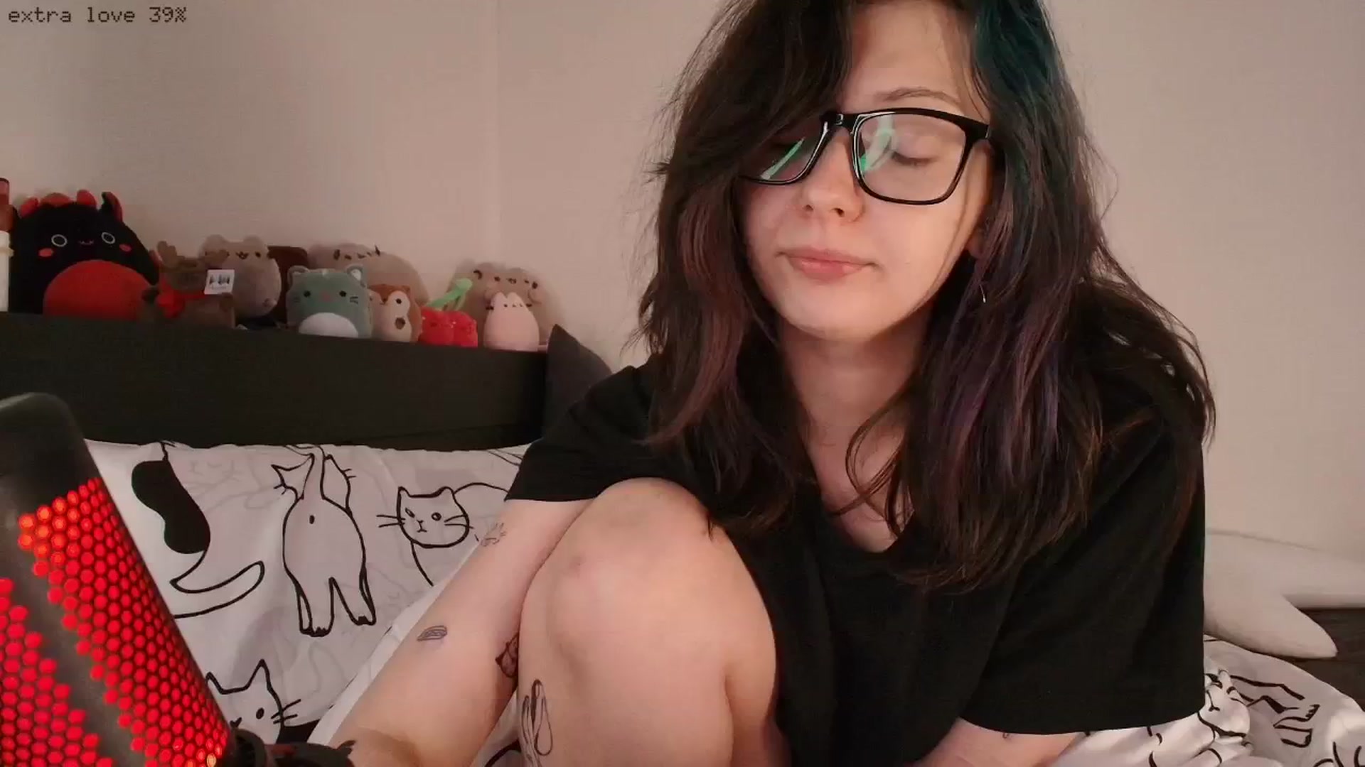Gallery image thumbnail from RoomToAvoid's myfreecams stream on, 03/13/2026, 05:58 image 15 of 20