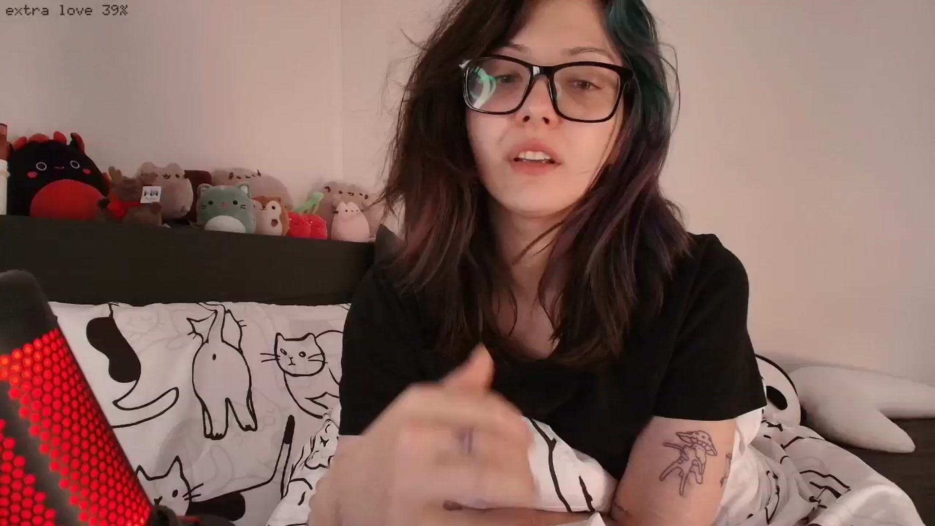Gallery image thumbnail from RoomToAvoid's myfreecams stream on, 03/13/2026, 05:58 image 9 of 20