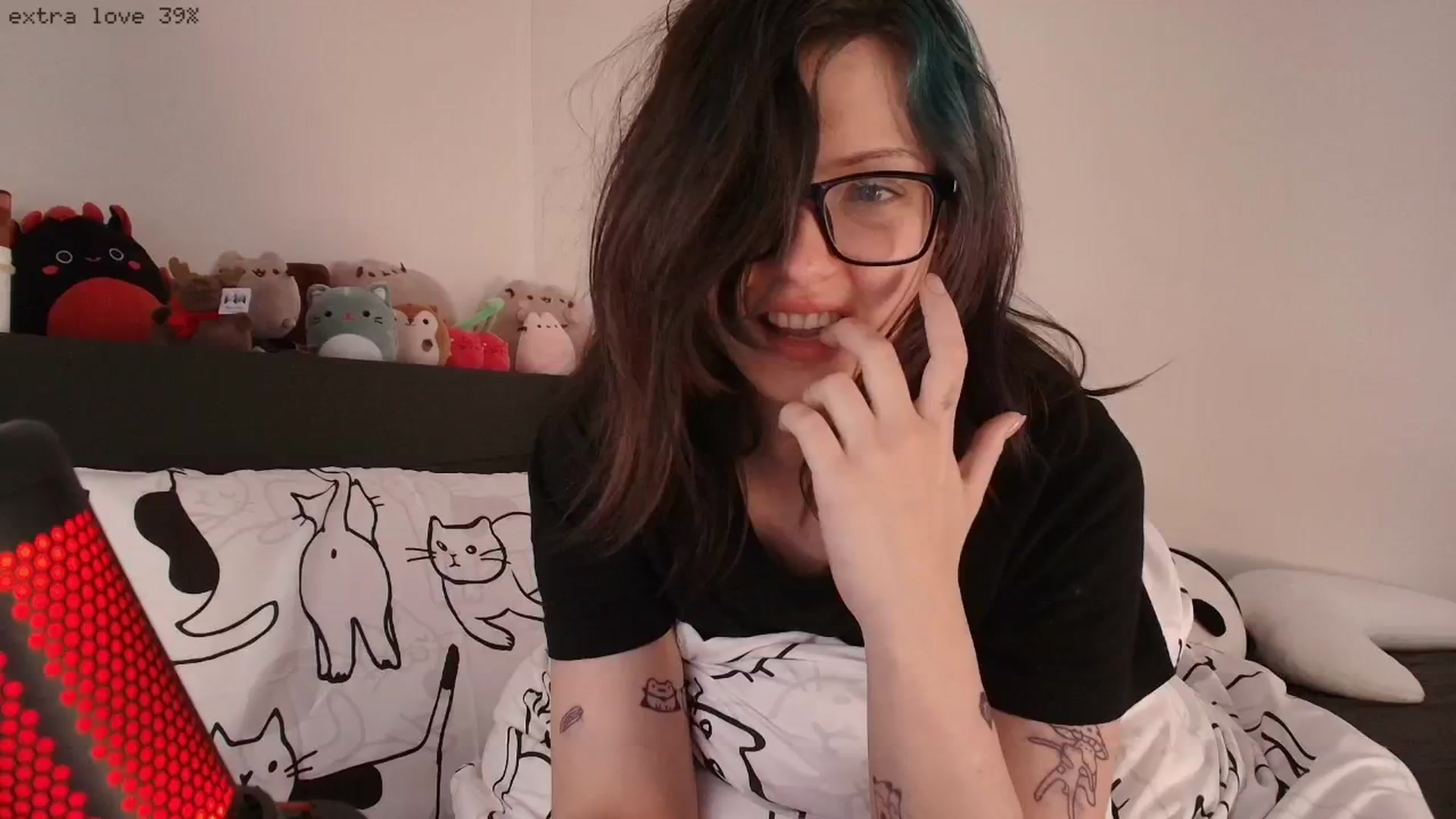 Gallery image thumbnail from RoomToAvoid's myfreecams stream on, 03/13/2026, 05:58 image 8 of 20
