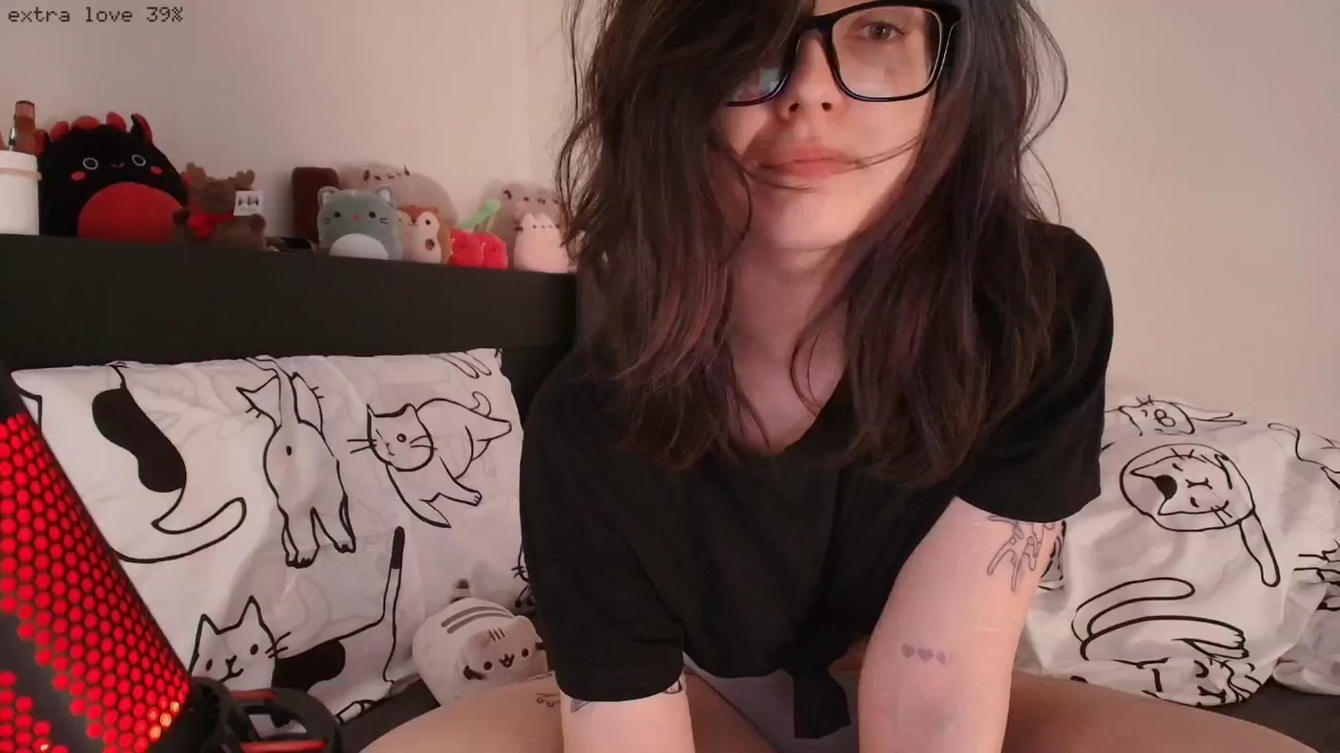 Gallery image thumbnail from RoomToAvoid's myfreecams stream on, 03/13/2026, 05:58 image 4 of 20