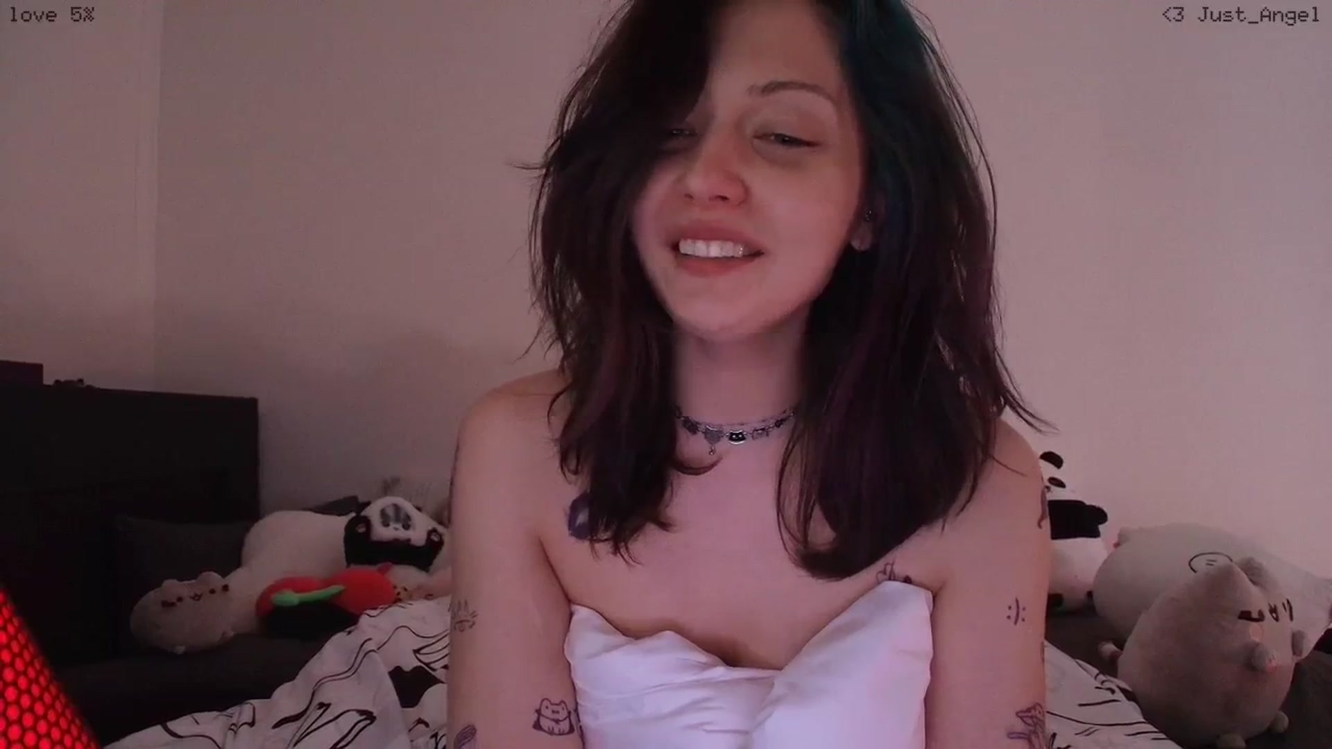 Gallery image thumbnail from RoomToAvoid's myfreecams stream on, 03/14/2026, 04:49 image 20 of 20