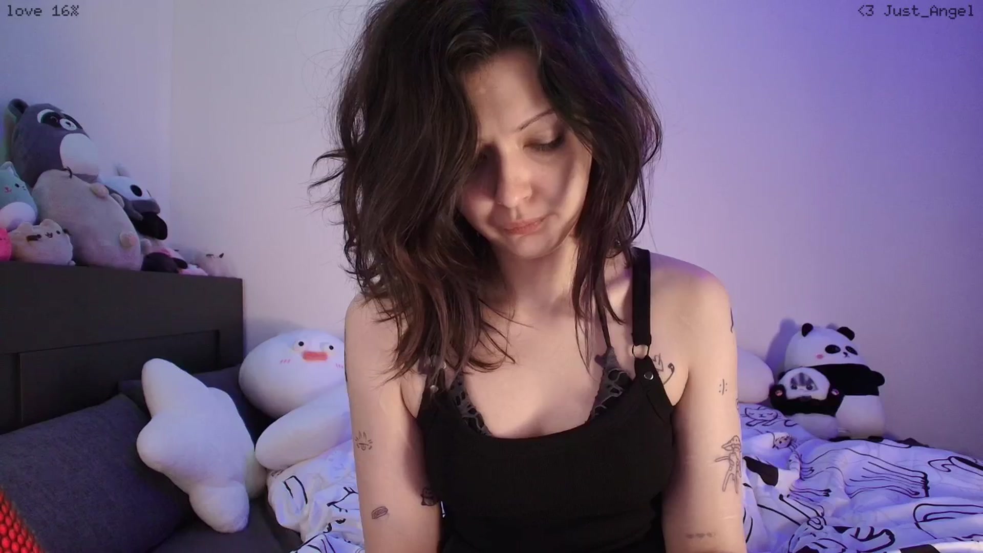 Gallery image thumbnail from RoomToAvoid's myfreecams stream on, 03/15/2026, 01:38 image 18 of 20