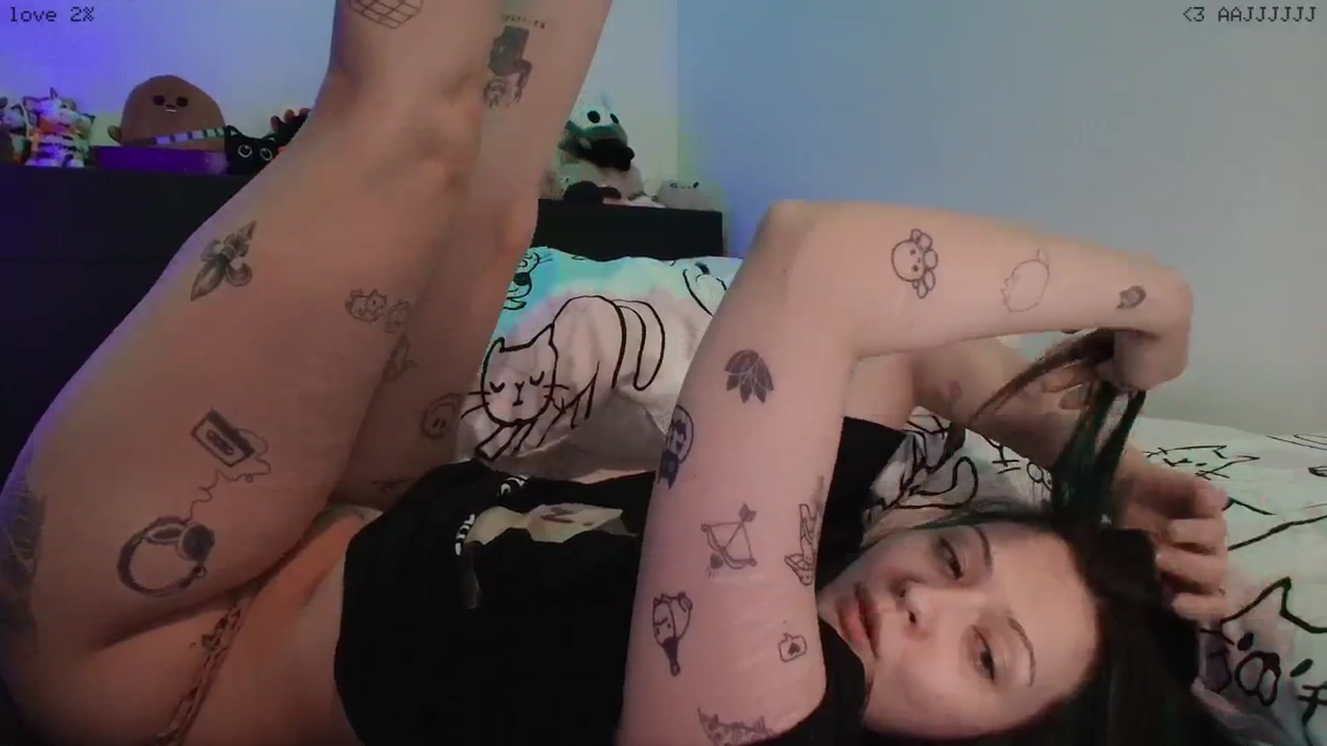 Gallery image thumbnail from RoomToAvoid's myfreecams stream on, 03/16/2026, 03:47 image 18 of 20