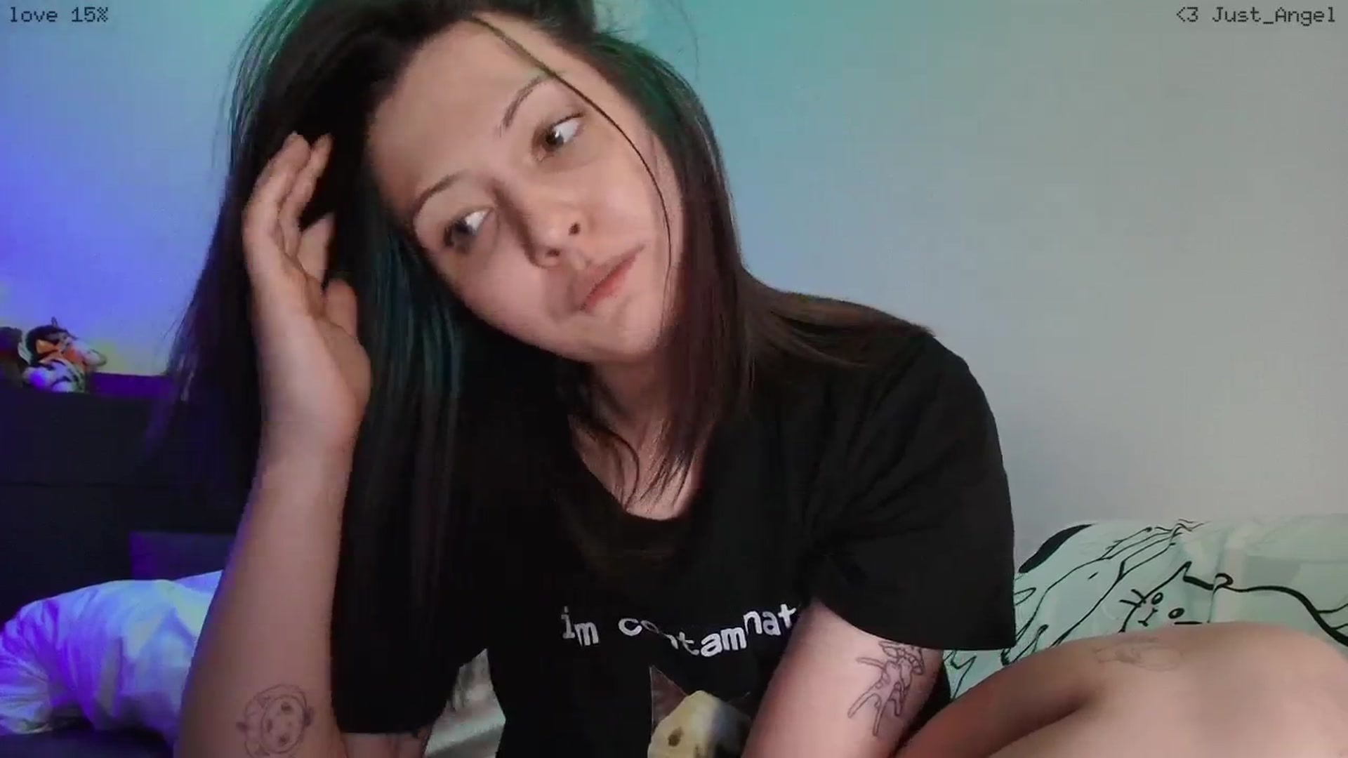 Gallery image thumbnail from RoomToAvoid's myfreecams stream on, 03/16/2026, 05:49 image 16 of 20