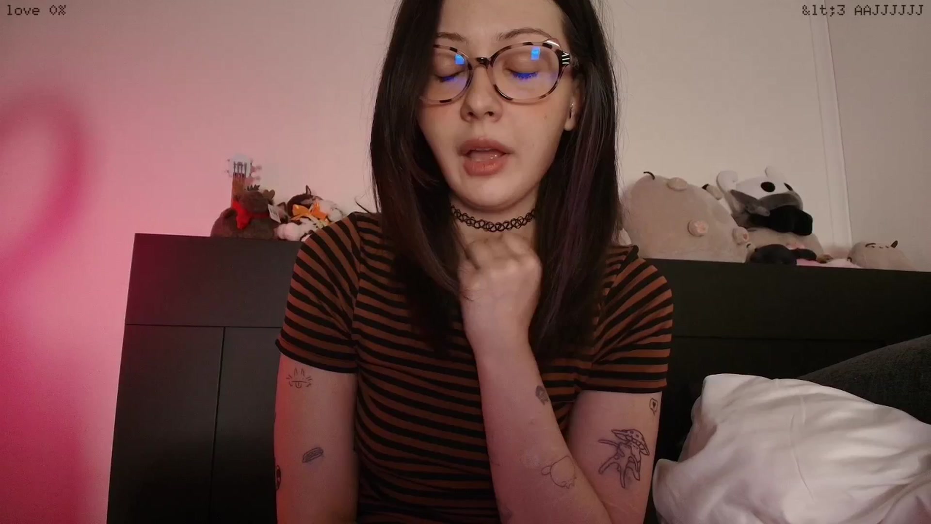 Gallery image thumbnail from RoomToAvoid's myfreecams stream on, 03/18/2026, 02:12 image 3 of 20