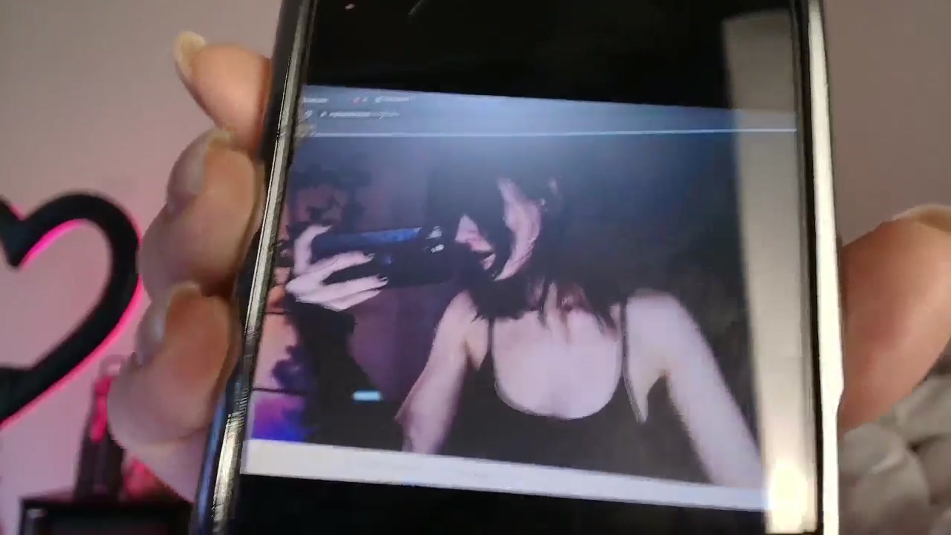 Gallery image thumbnail from RoomToAvoid's myfreecams stream on, 03/28/2026, 02:48 image 18 of 20