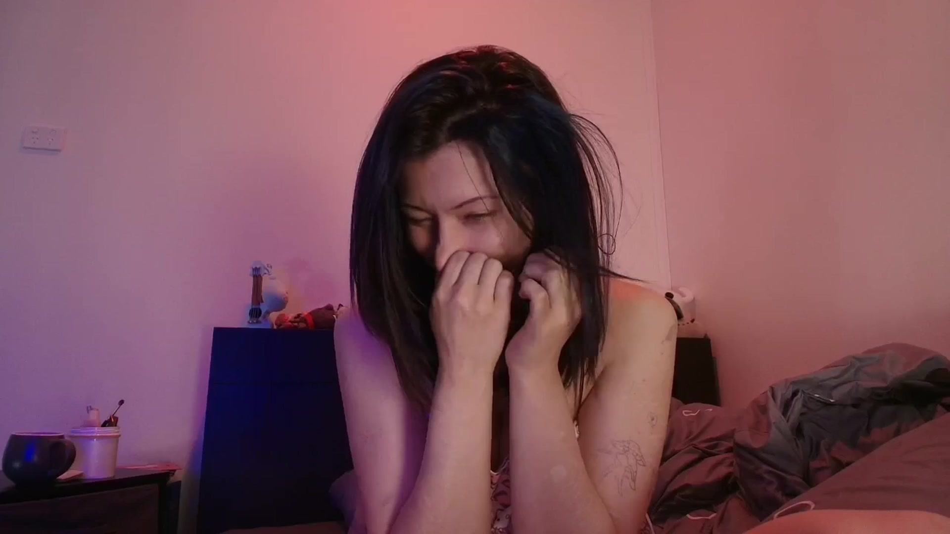 Gallery image thumbnail from RoomToAvoid's myfreecams stream on, 03/30/2026, 02:25 image 18 of 20