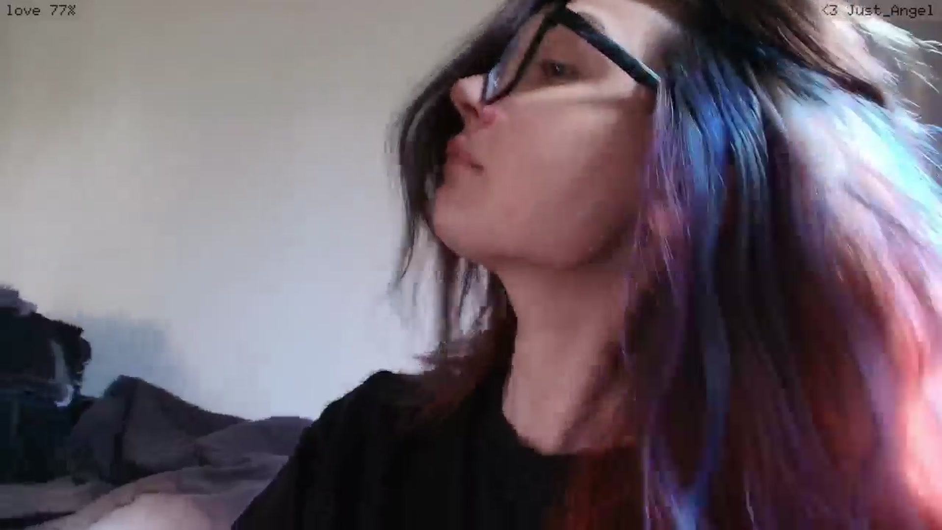 Gallery image thumbnail from RoomToAvoid's myfreecams stream on, 04/17/2026, 06:47 image 8 of 20